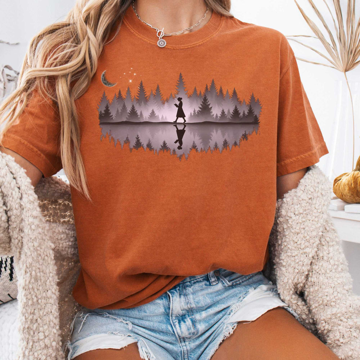 T-Shirt Yam / S Midnight Reader Reflection T-Shirt The Mystic Eden