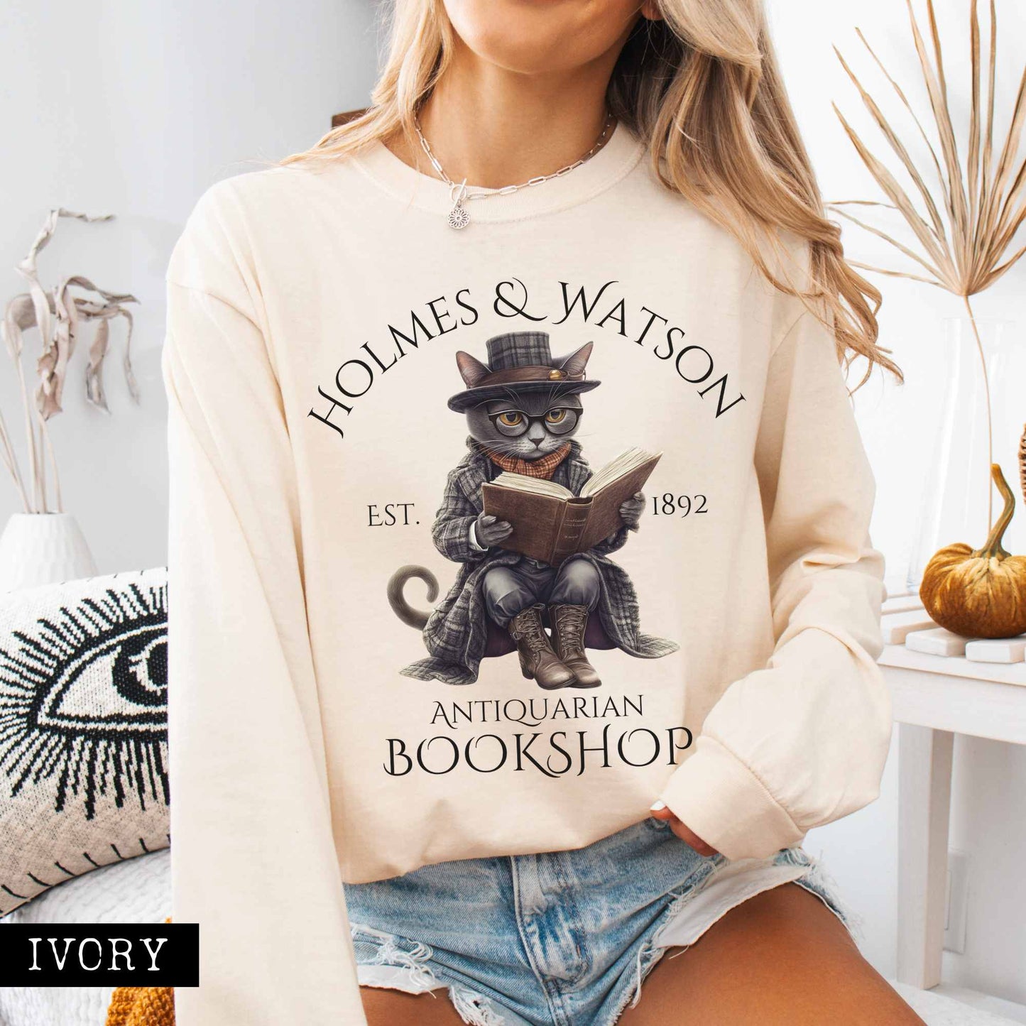 Long-sleeve Ivory / S Homes & Watson Antiquarian Bookshop - Sherlock Holmes Long sleeve Tee The Mystic Eden