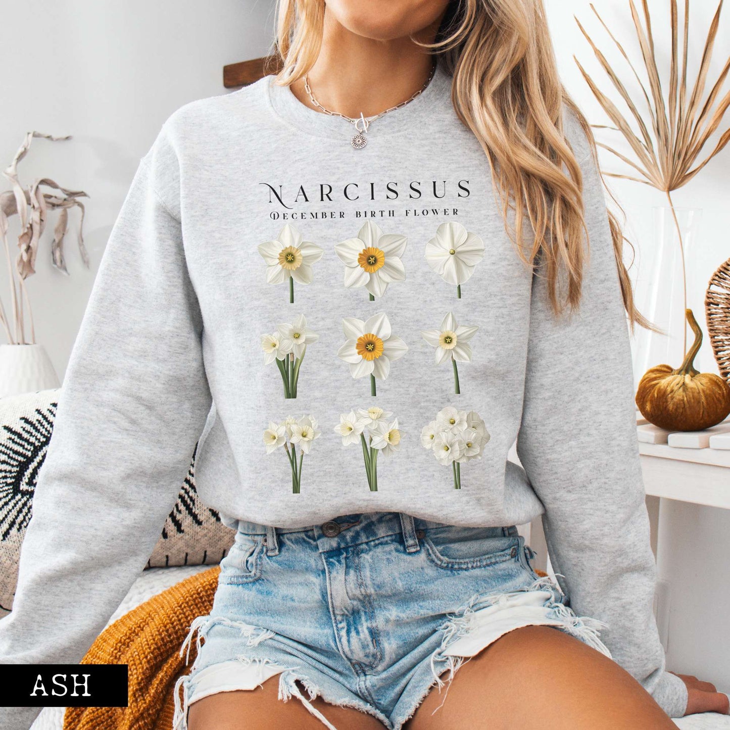 Sweatshirt Ash / S Narcissus December Birth Month Flower Sweatshirt The Mystic Eden