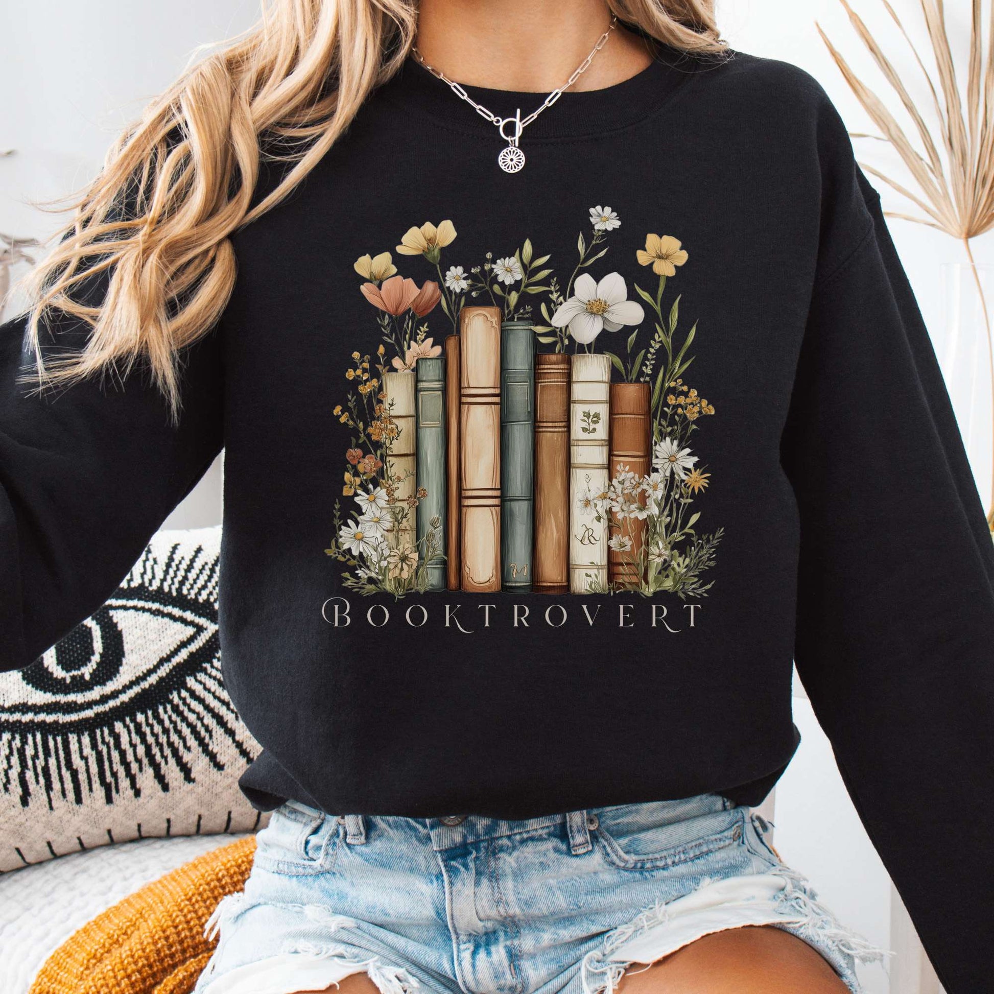 Sweatshirt Black / S Booktrovert Sweatshirt The Mystic Eden