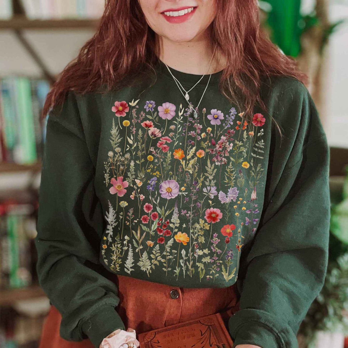 Sweatshirt Cottagecore Wildflowers Sweatshirt The Mystic Eden
