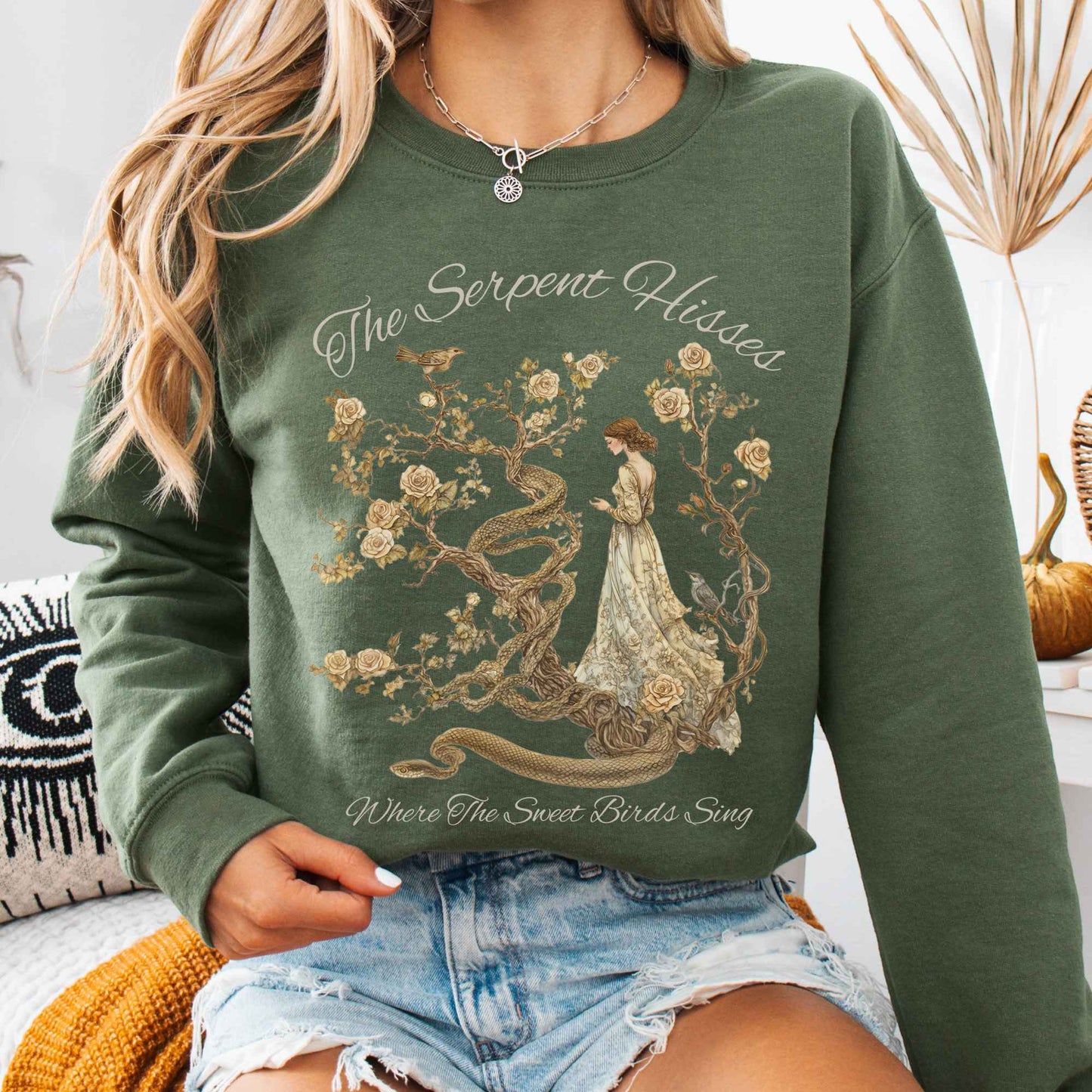 Sweatshirt Military Green / S The Serpent Hisses Where The Sweet Birds Sing Tess of the D’Urbervilles Sweatshirt The Mystic Eden