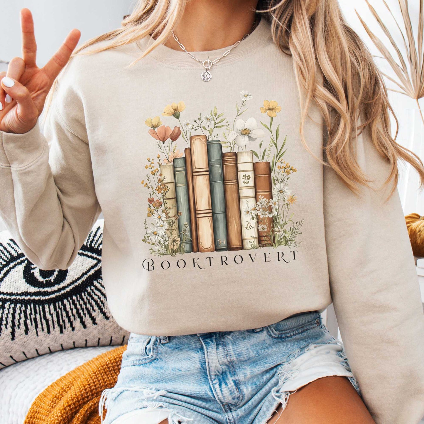 Sweatshirt Sand / S Booktrovert Sweatshirt The Mystic Eden