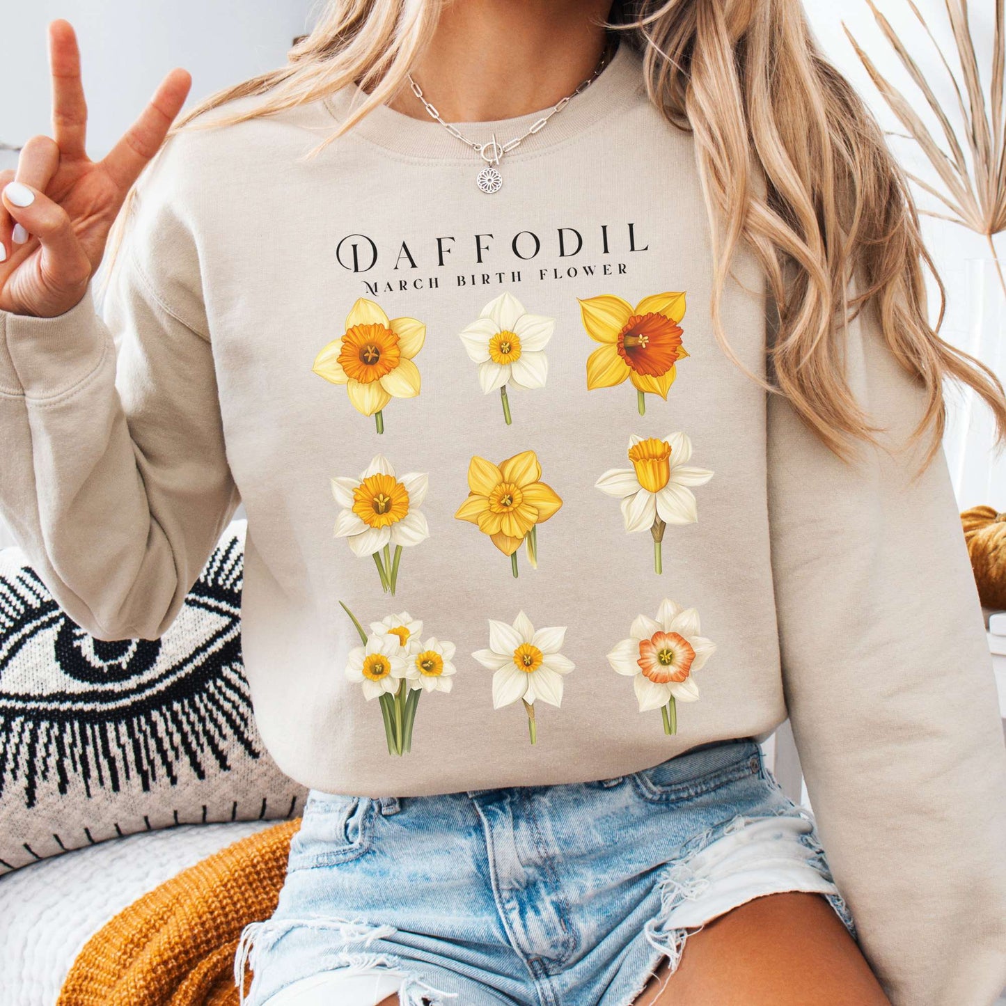 Sweatshirt Sand / S Daffodil March Birth Month Flower Sweatshirt The Mystic Eden