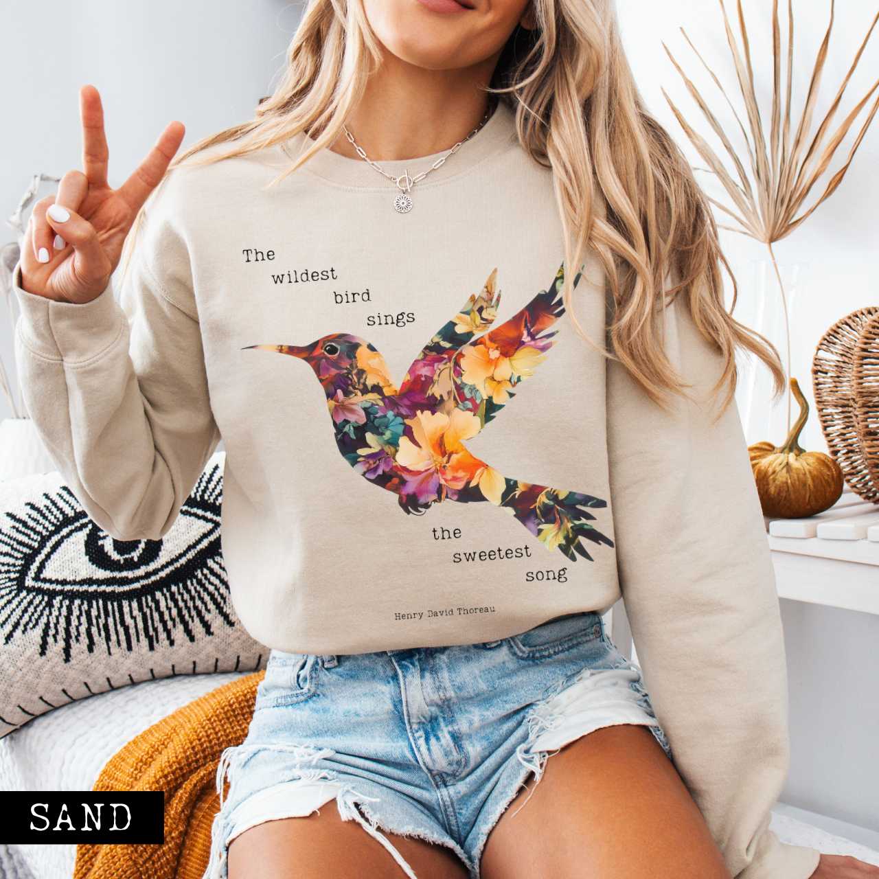 Sweatshirt Sand / S The Wildest Bird Sings the Sweetest Song - Henry Thoreau Sweatshirt The Mystic Eden