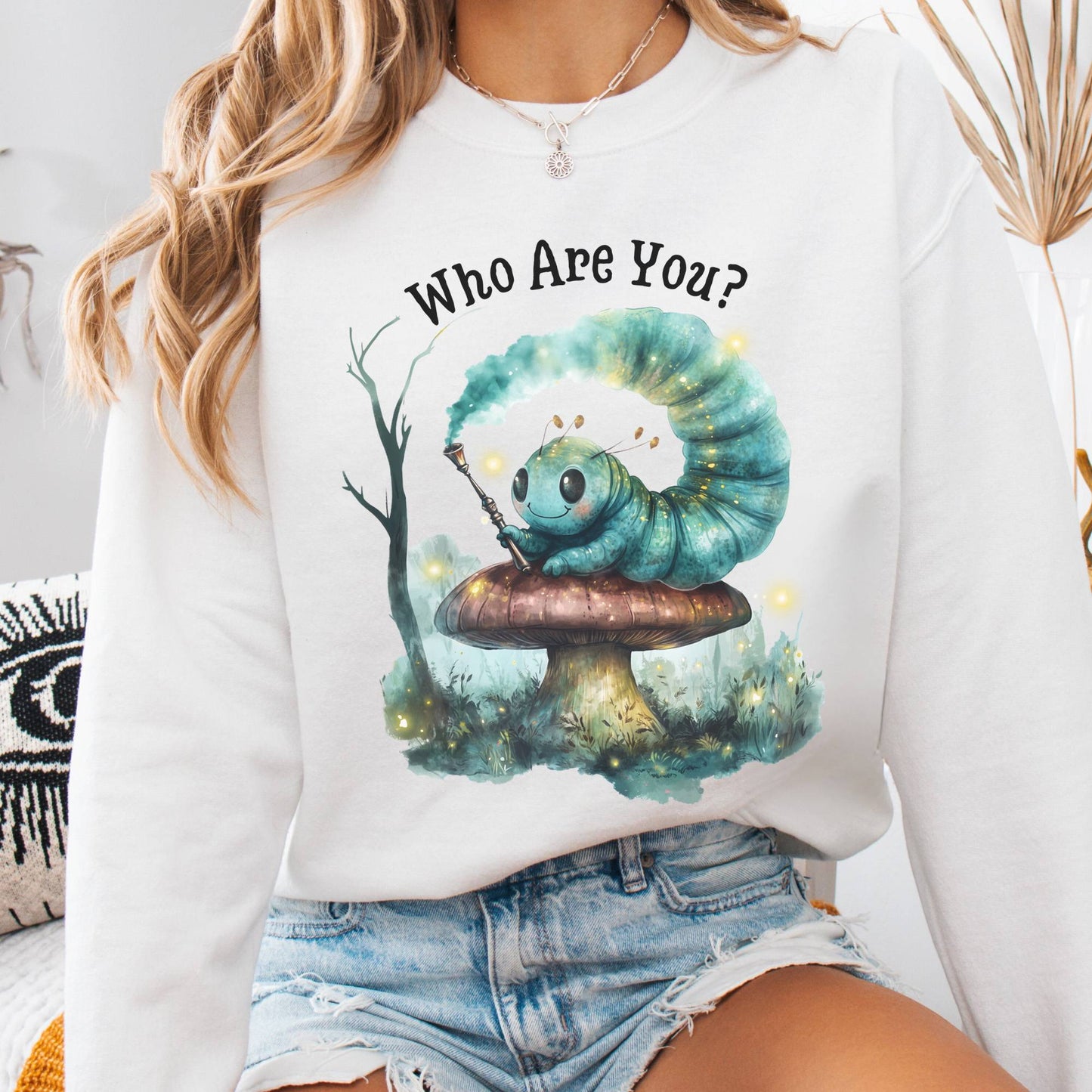 Sweatshirt White / S Who are you Caterpillar Alice's Adventures in Wonderland Sweatshirt The Mystic Eden