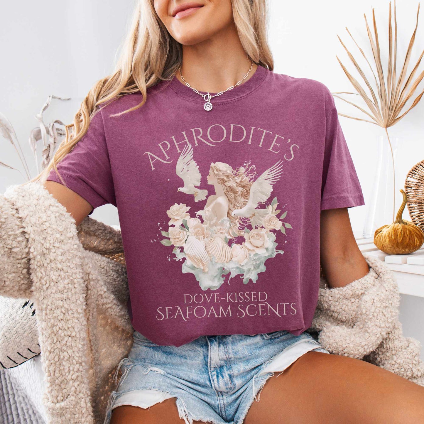 T-Shirt Aphrodite's Dove-Kissed Seafoam Scents Tee The Mystic Eden