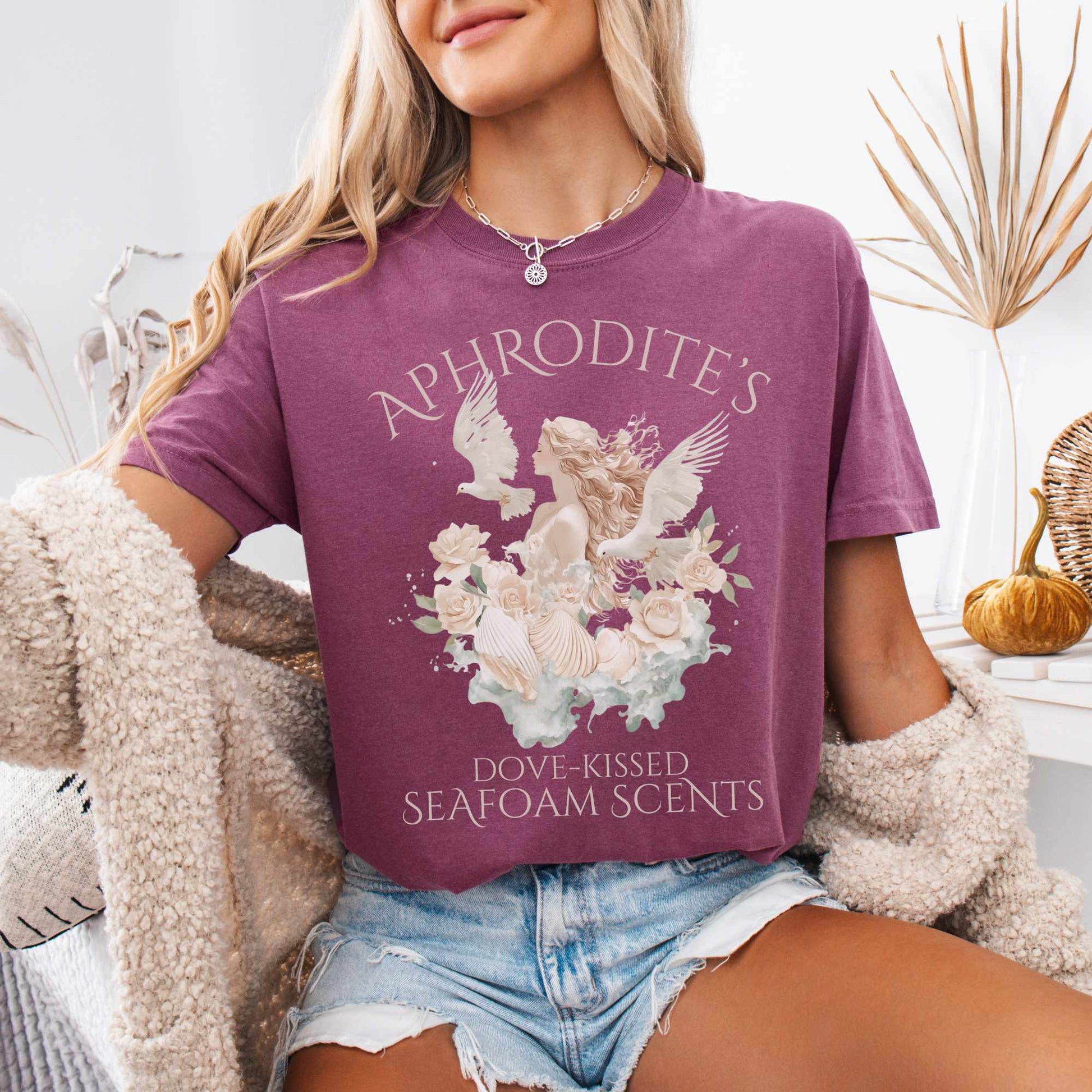 T-Shirt Aphrodite's Dove-Kissed Seafoam Scents Tee The Mystic Eden