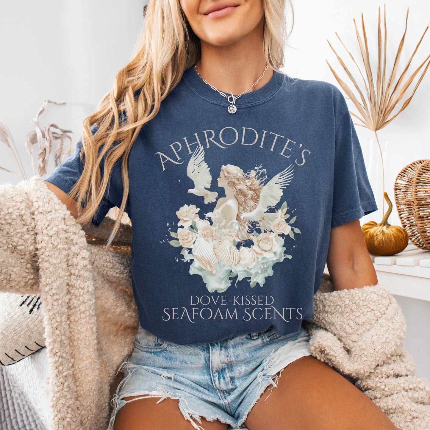 T-Shirt Aphrodite's Dove-Kissed Seafoam Scents Tee The Mystic Eden