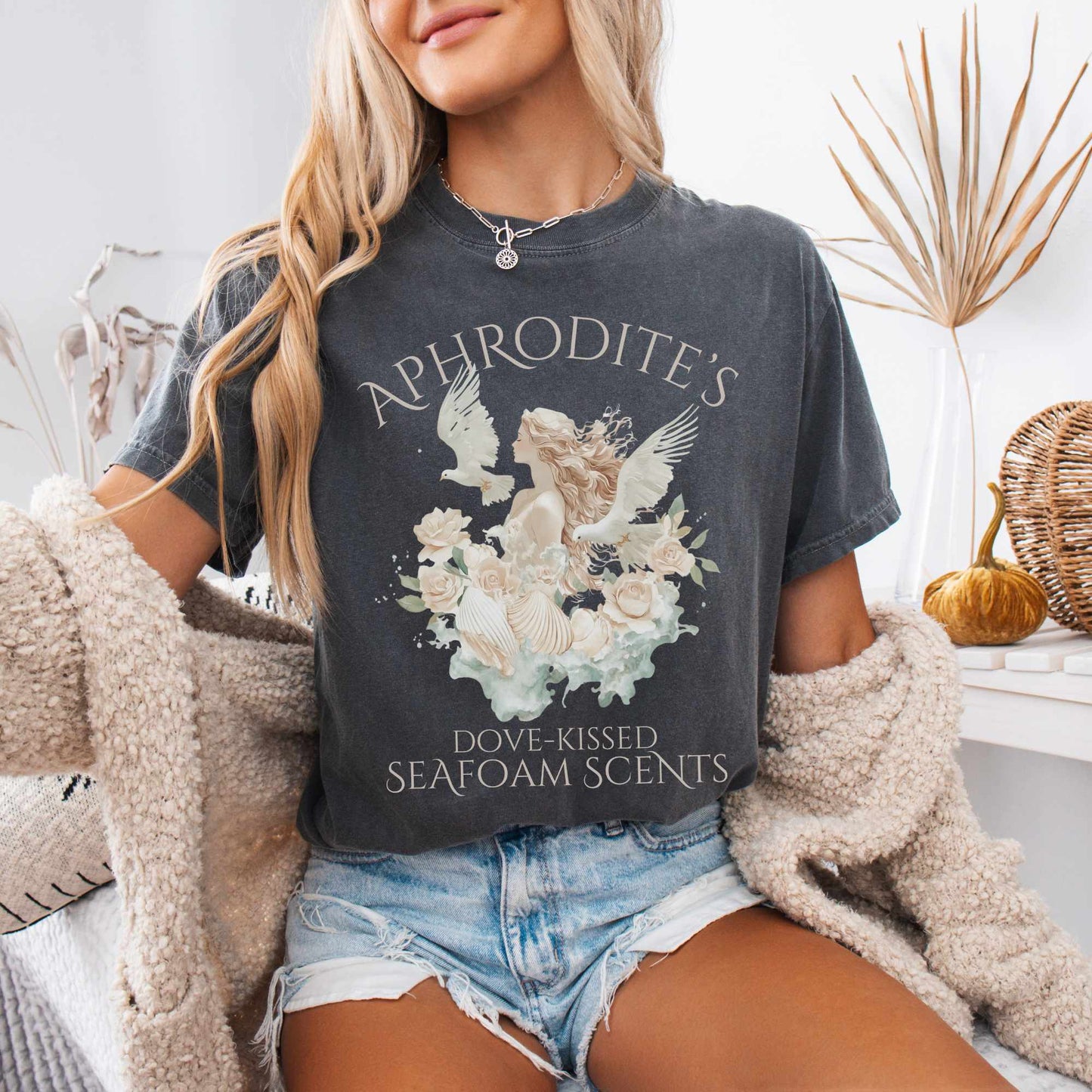 T-Shirt Aphrodite's Dove-Kissed Seafoam Scents Tee The Mystic Eden
