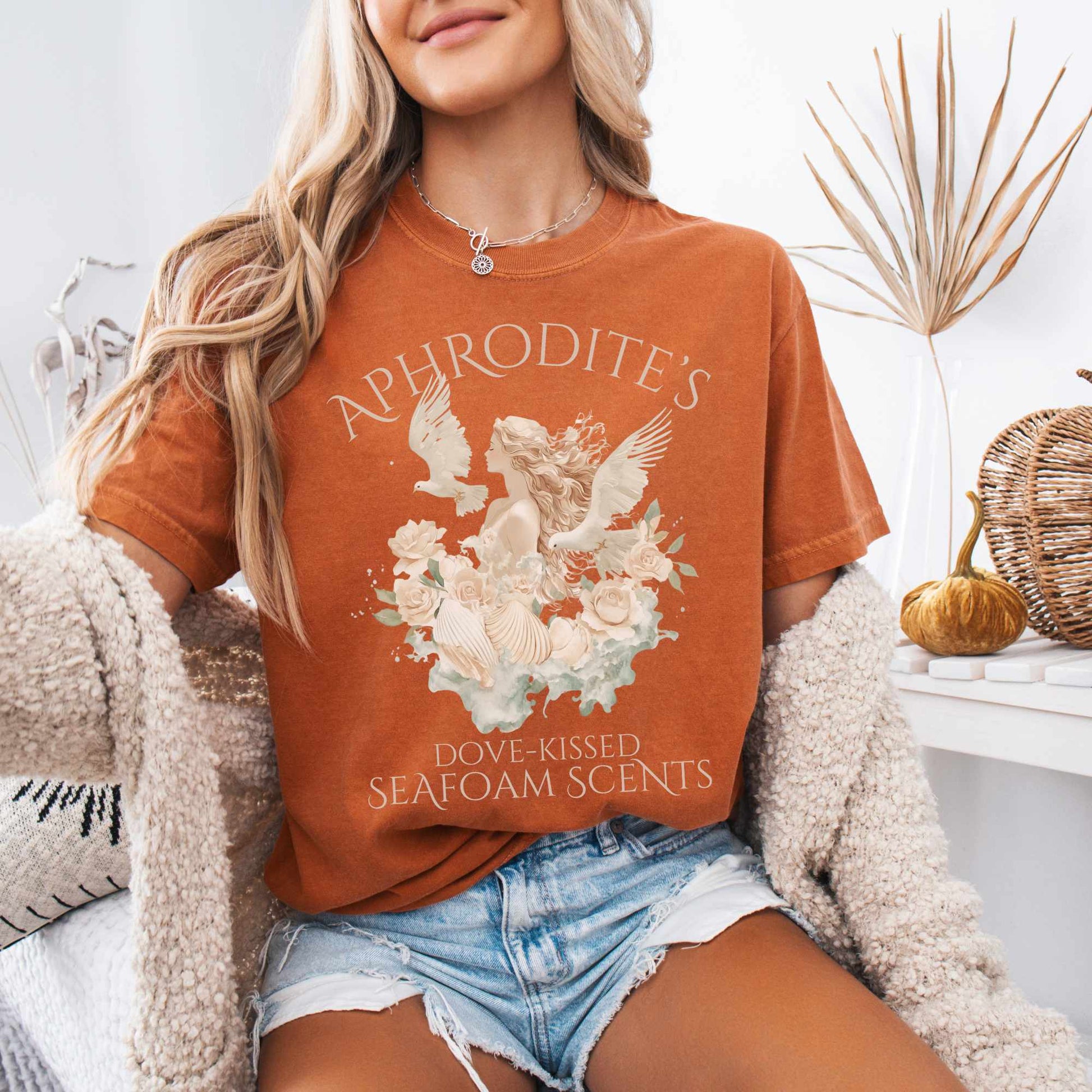 T-Shirt Aphrodite's Dove-Kissed Seafoam Scents Tee The Mystic Eden