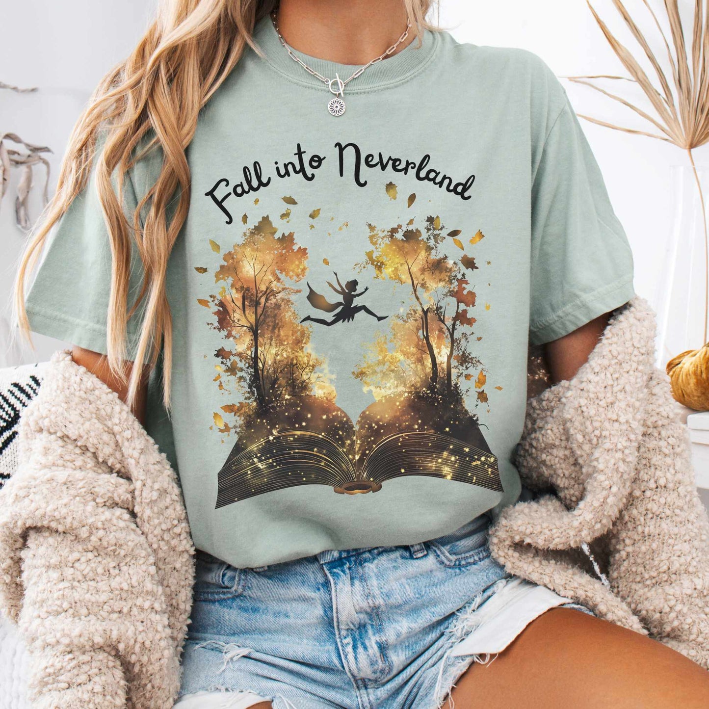 T-Shirt Bay / S Fall into Neverland Tee The Mystic Eden