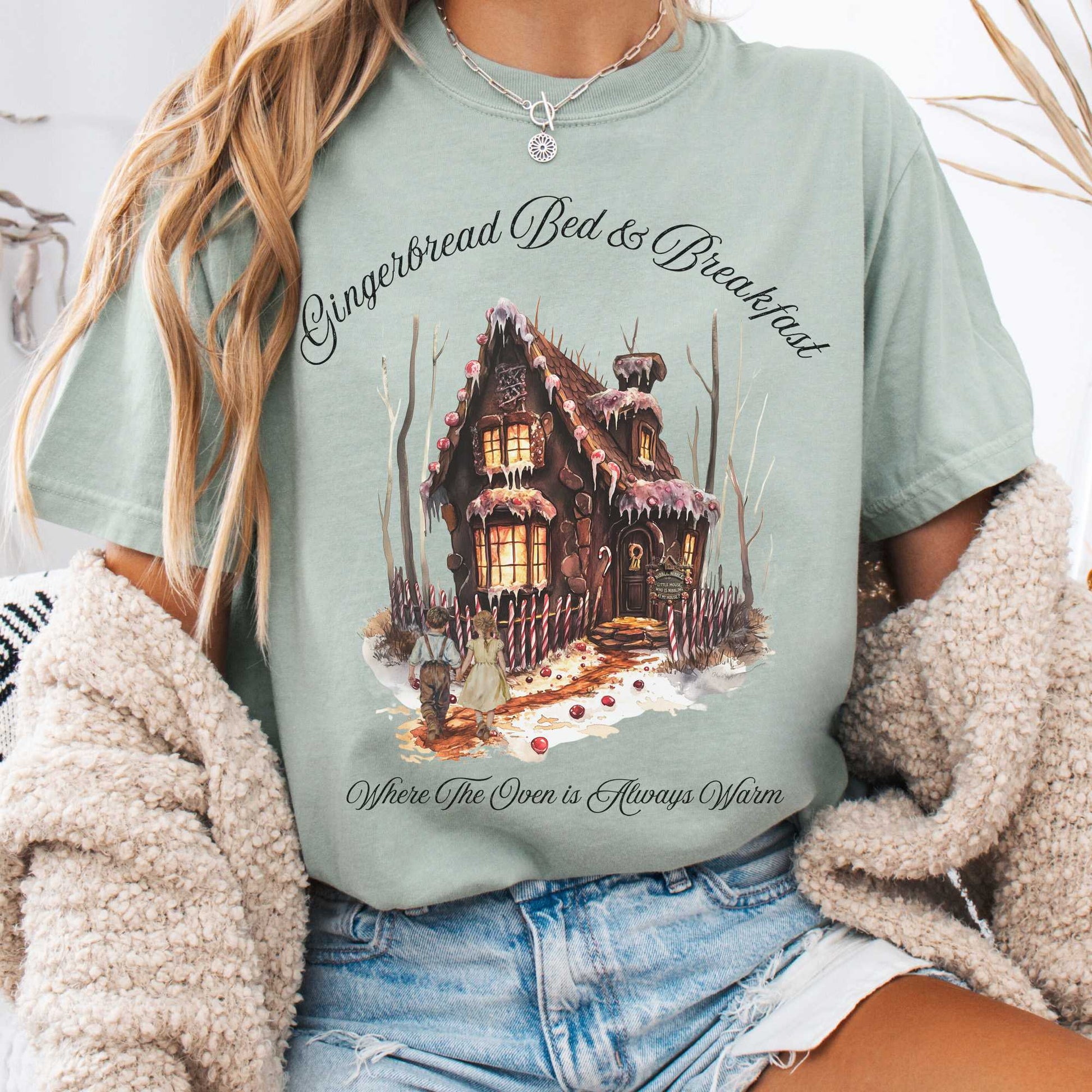 T-Shirt Bay / S Gingerbread Bed & Breakfast Fairytale Shirt Halloween Shirt The Mystic Eden