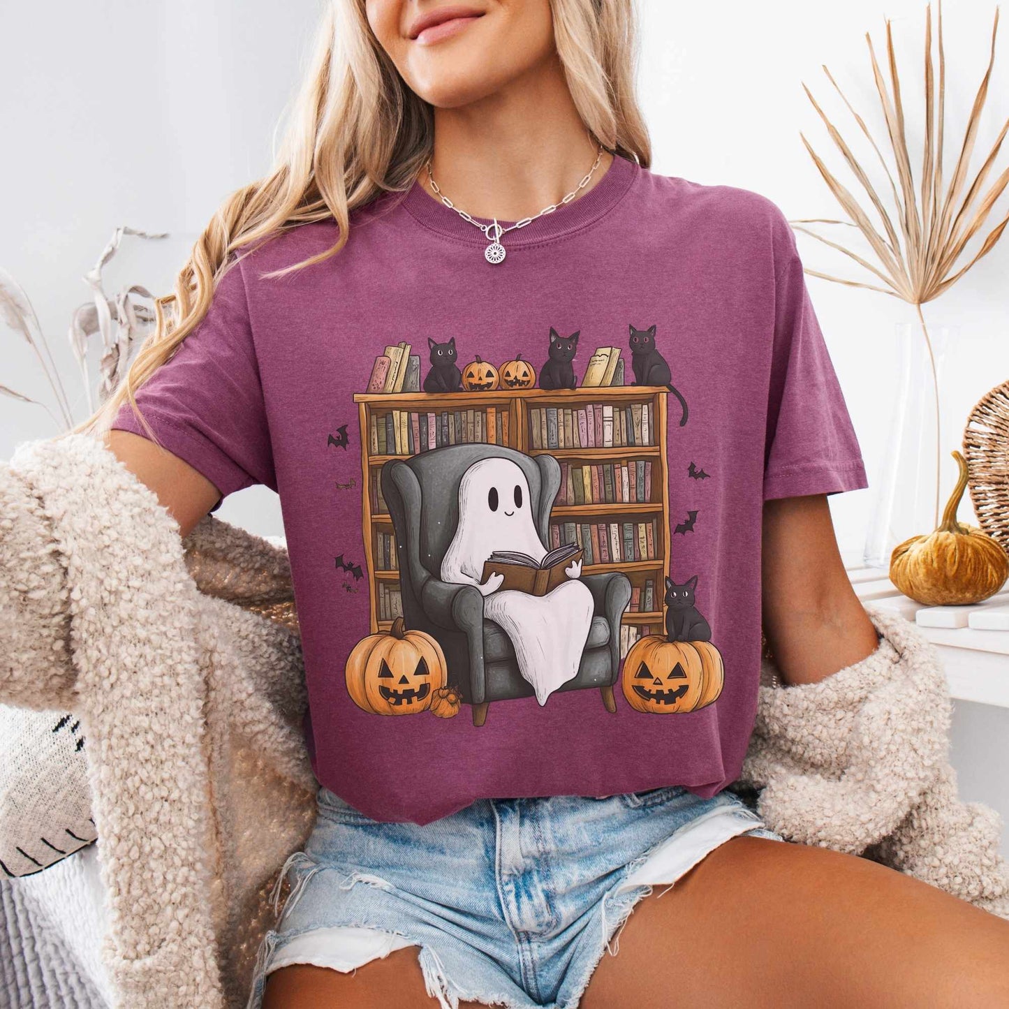 T-Shirt Berry / S Cute Reading Ghosts & Black Cats Shirt The Mystic Eden