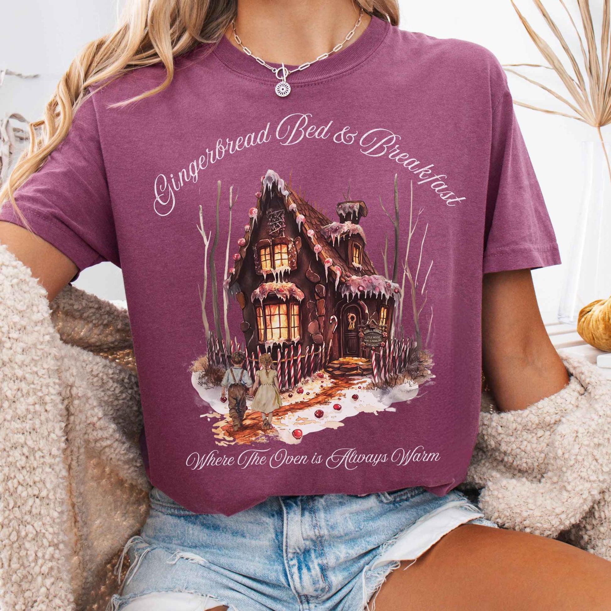 T-Shirt Berry / S Gingerbread Bed & Breakfast Fairytale Shirt Halloween Shirt The Mystic Eden