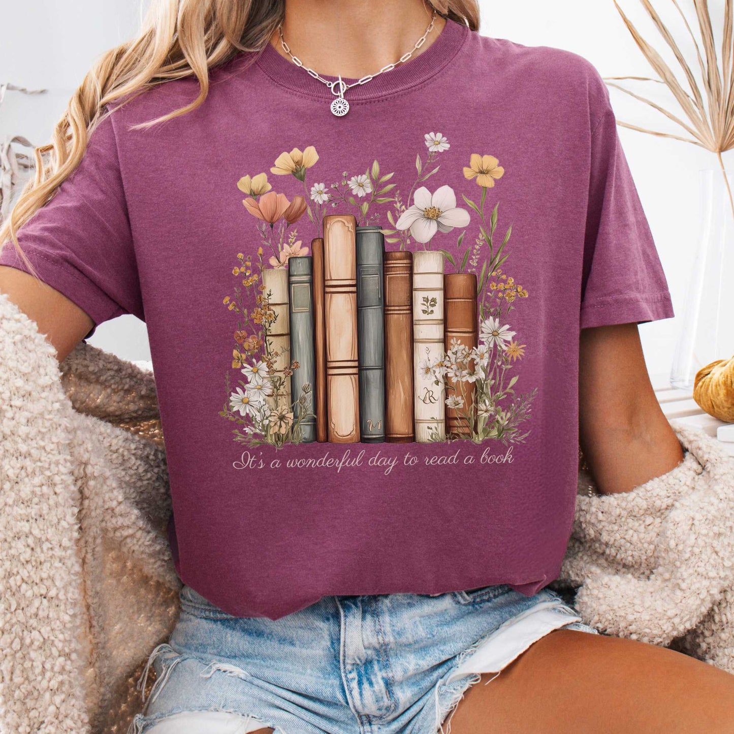 T-Shirt Berry / S It's A Wonderful Day To Read A Book Shirt The Mystic Eden