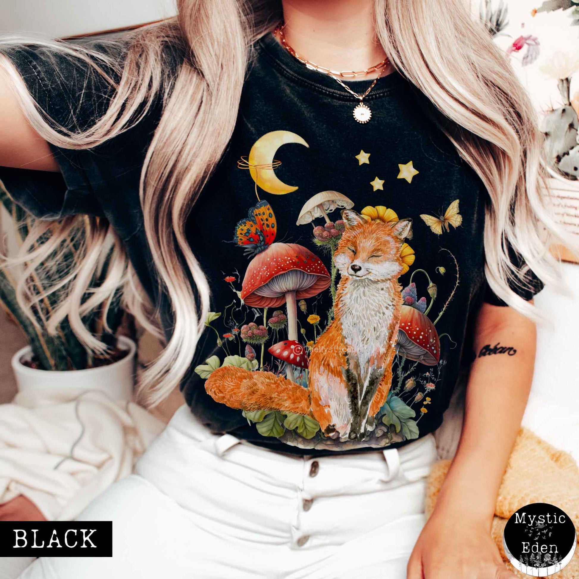 T-Shirt Black / S Enchanting Forest Fox T-Shirt The Mystic Eden