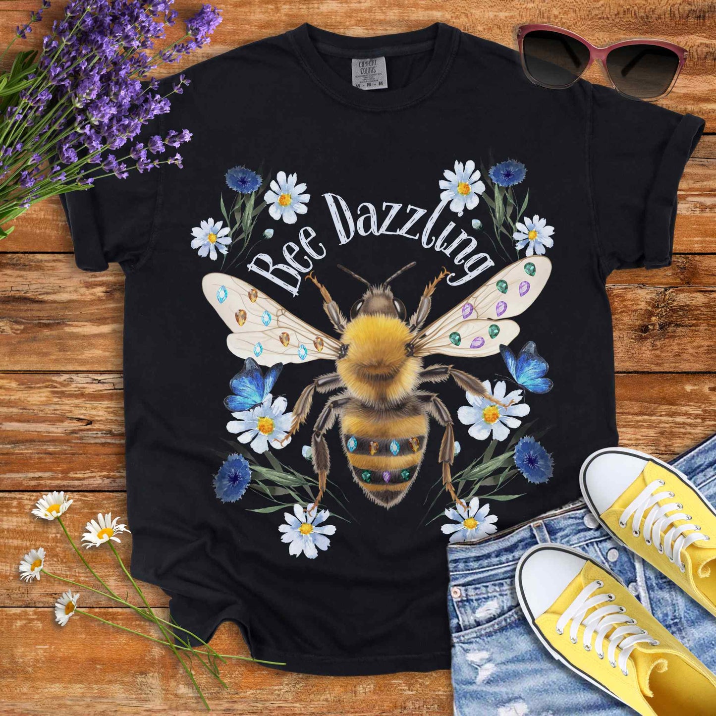 T-Shirt Black / S Vintage Bee Dazzling T-Shirt The Mystic Eden