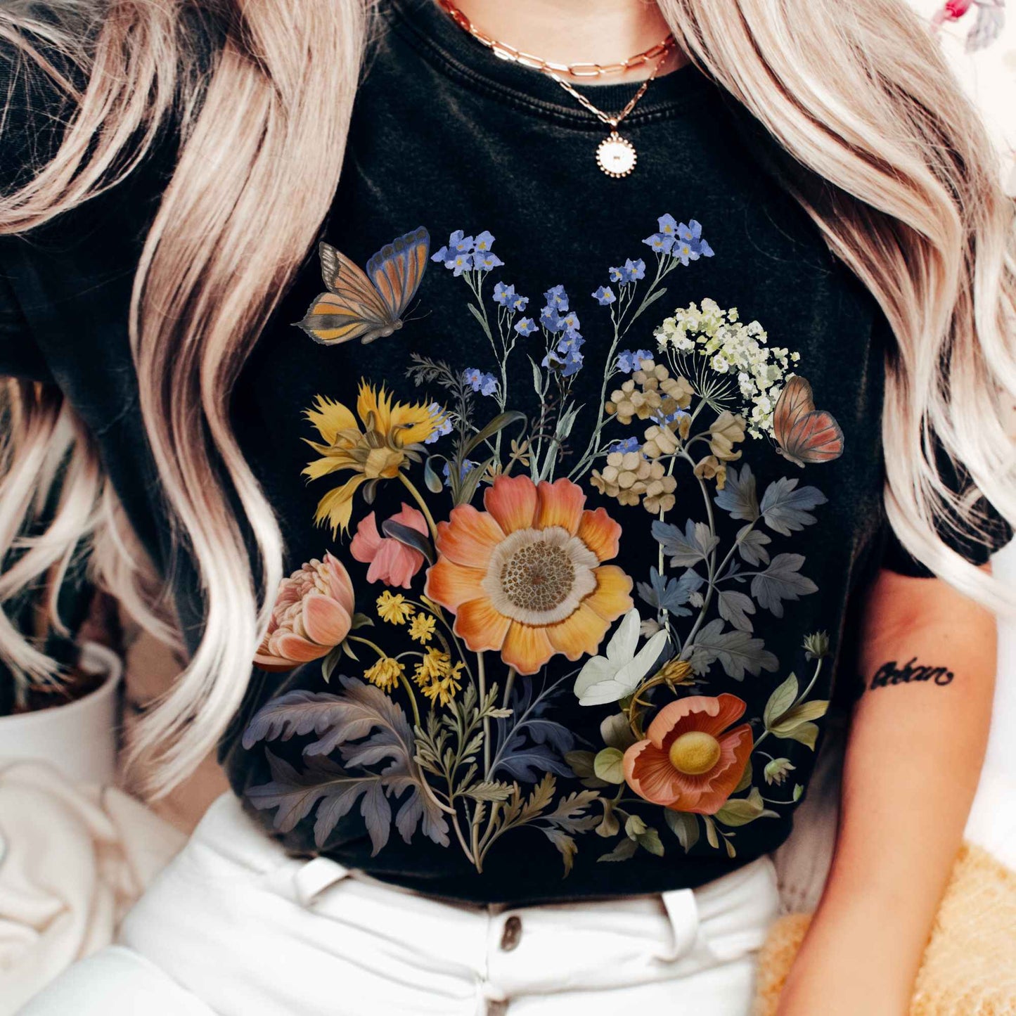 T-Shirt Black / S Vintage Wildflower Cottagecore Shirt The Mystic Eden