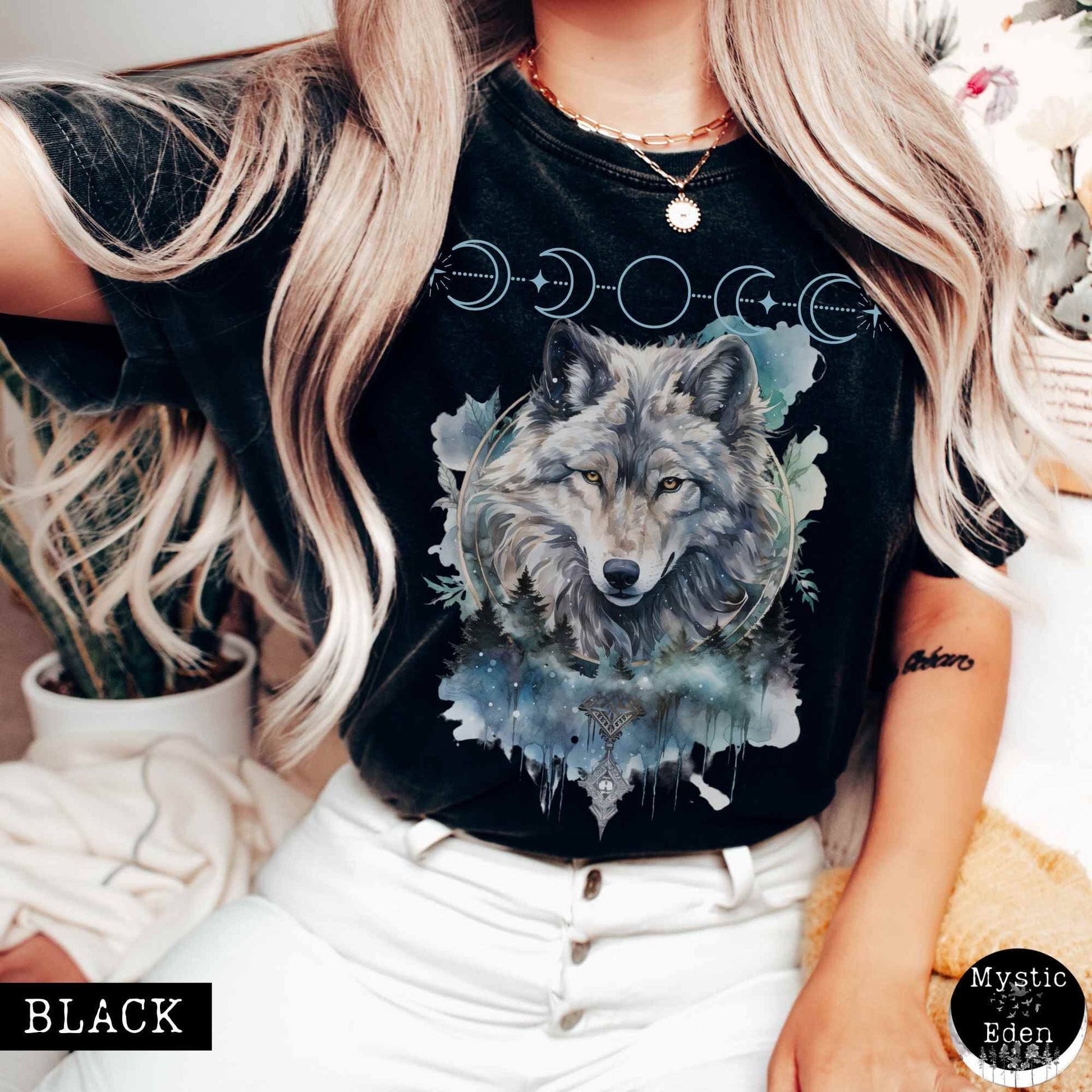 T-Shirt Black / S Vintage Wolf T-shirt The Mystic Eden