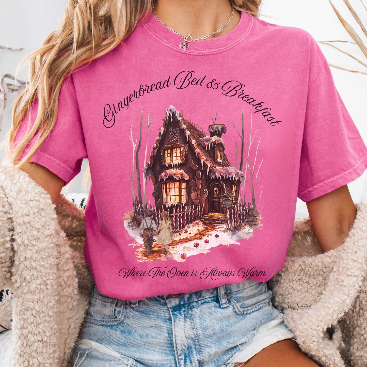 T-Shirt Crunchberry / S Gingerbread Bed & Breakfast Fairytale Shirt Halloween Shirt The Mystic Eden