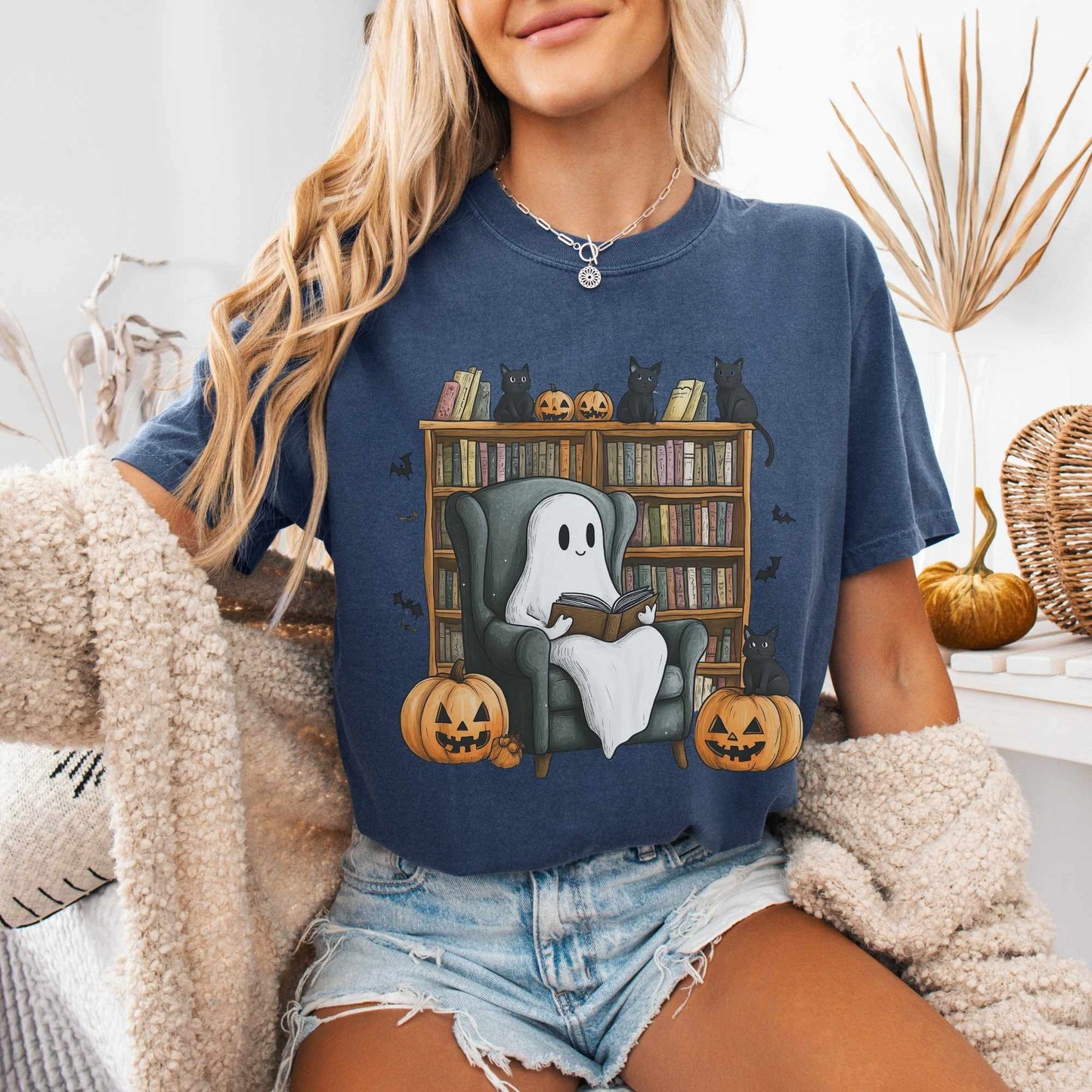 T-Shirt Cute Reading Ghosts & Black Cats Shirt The Mystic Eden