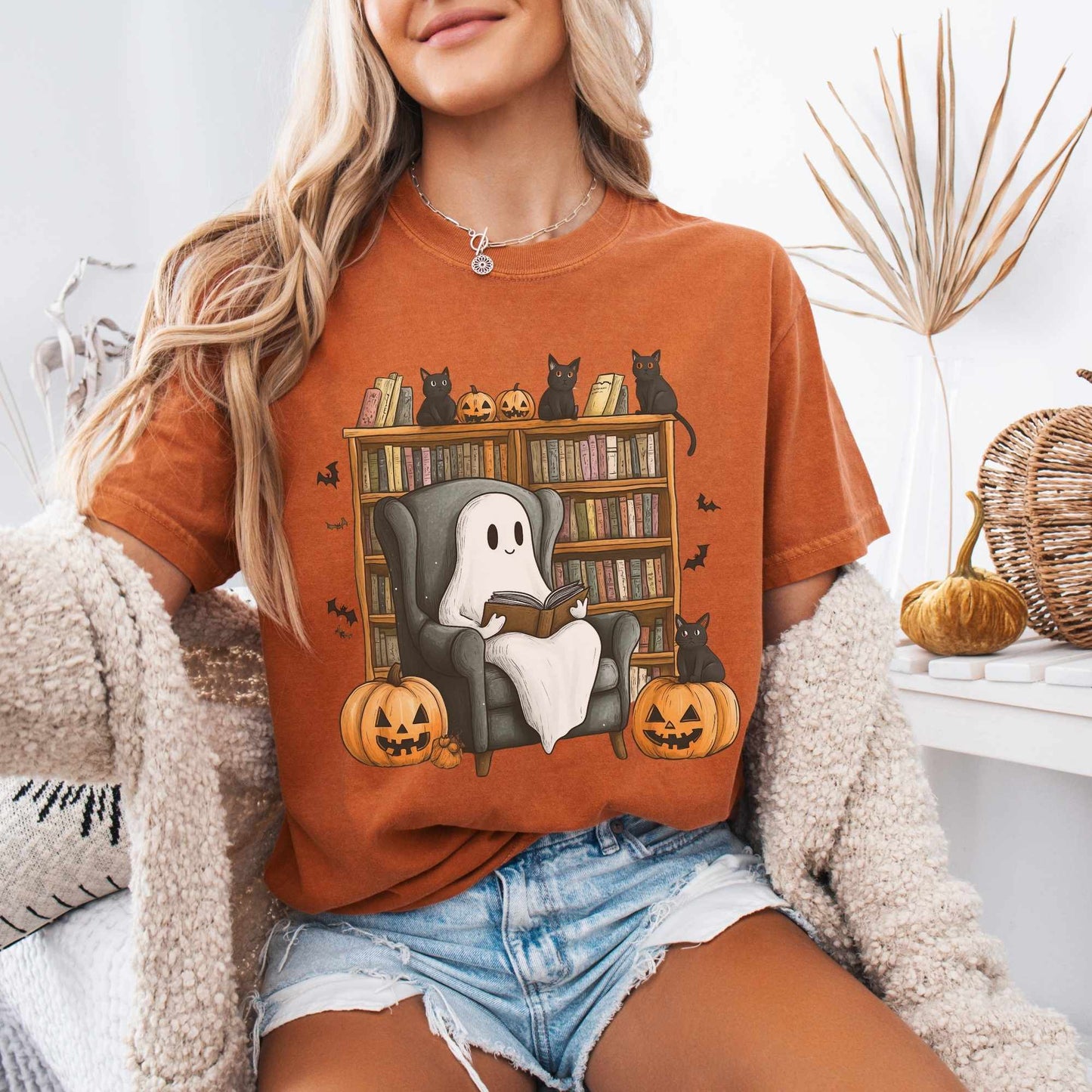 T-Shirt Cute Reading Ghosts & Black Cats Shirt The Mystic Eden