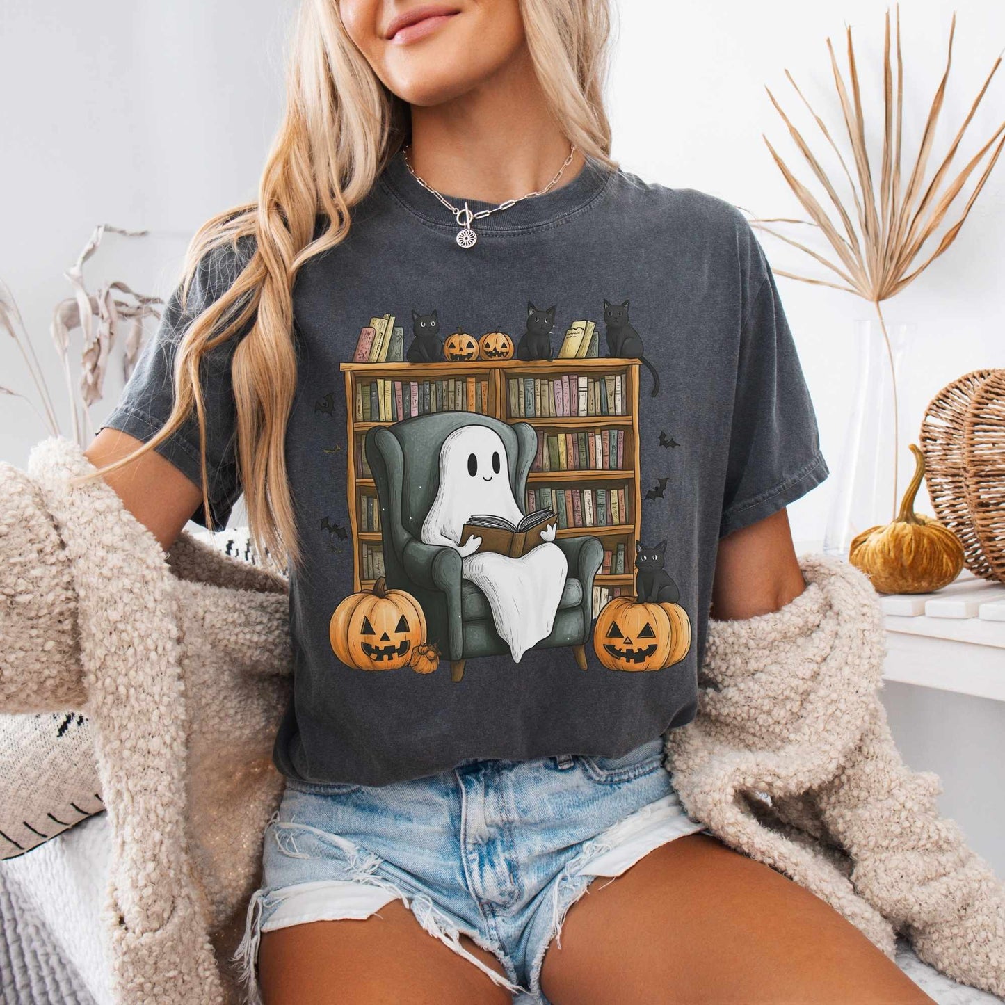 T-Shirt Cute Reading Ghosts & Black Cats Shirt The Mystic Eden