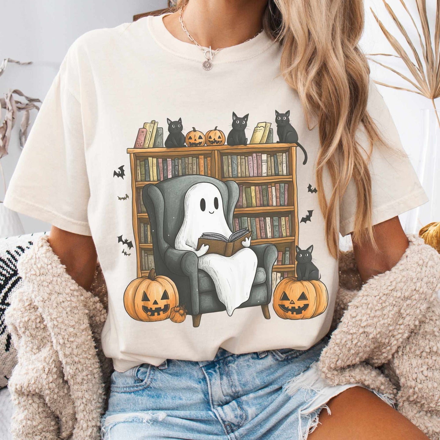 T-Shirt Cute Reading Ghosts & Black Cats Shirt The Mystic Eden