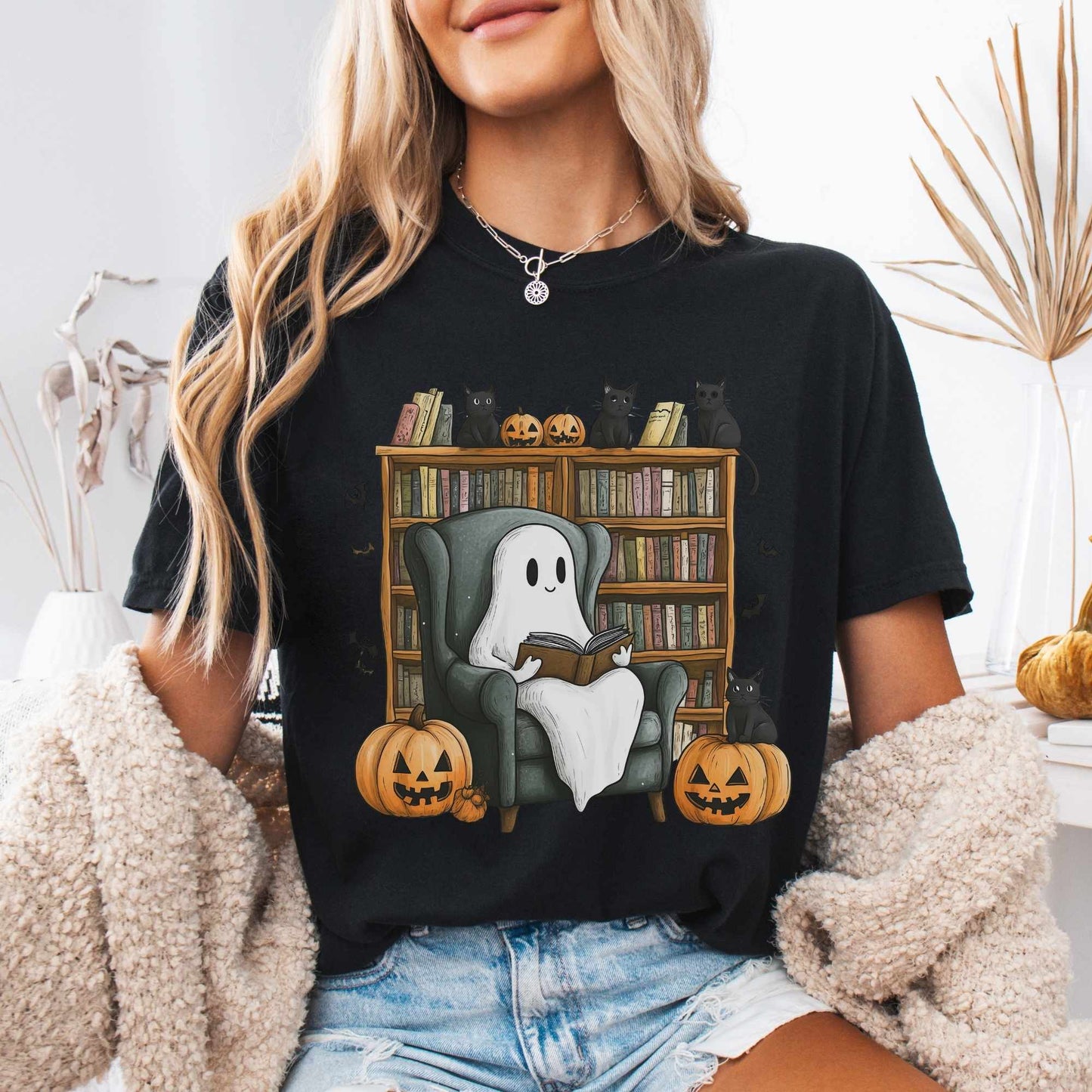 T-Shirt Cute Reading Ghosts & Black Cats Shirt The Mystic Eden