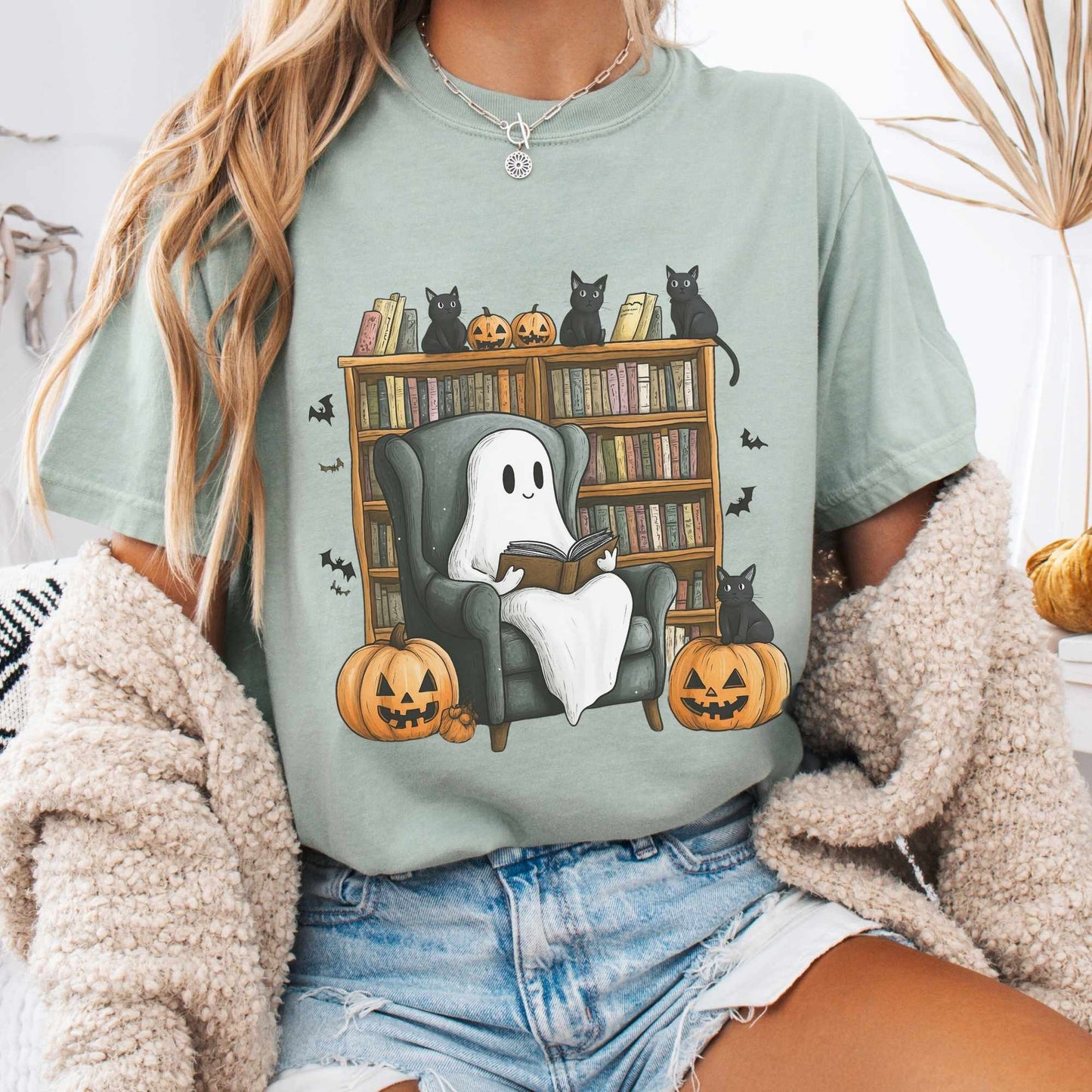 T-Shirt Cute Reading Ghosts & Black Cats Shirt The Mystic Eden