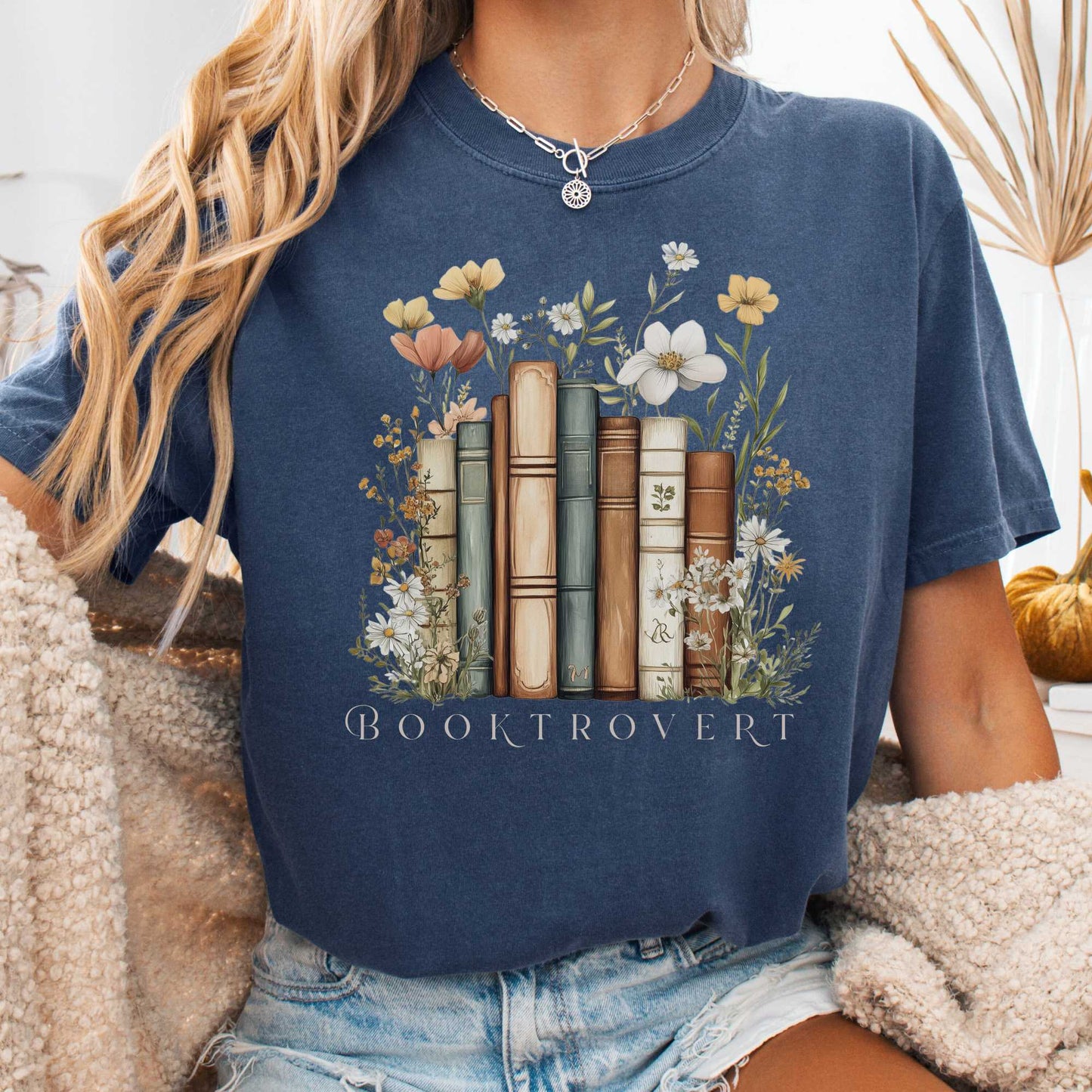 T-Shirt Denim / S Booktrovert shirt The Mystic Eden