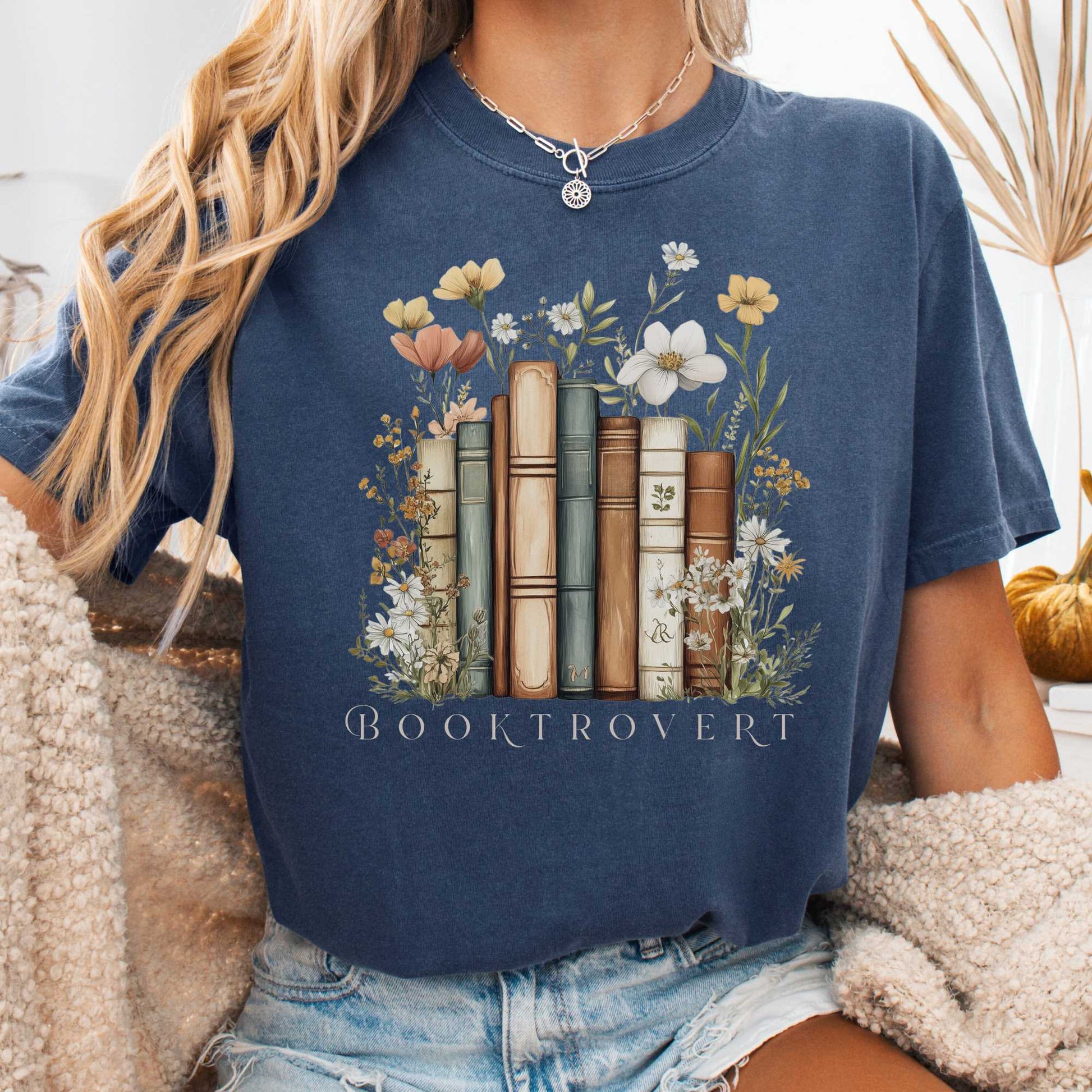 T-Shirt Denim / S Booktrovert shirt The Mystic Eden