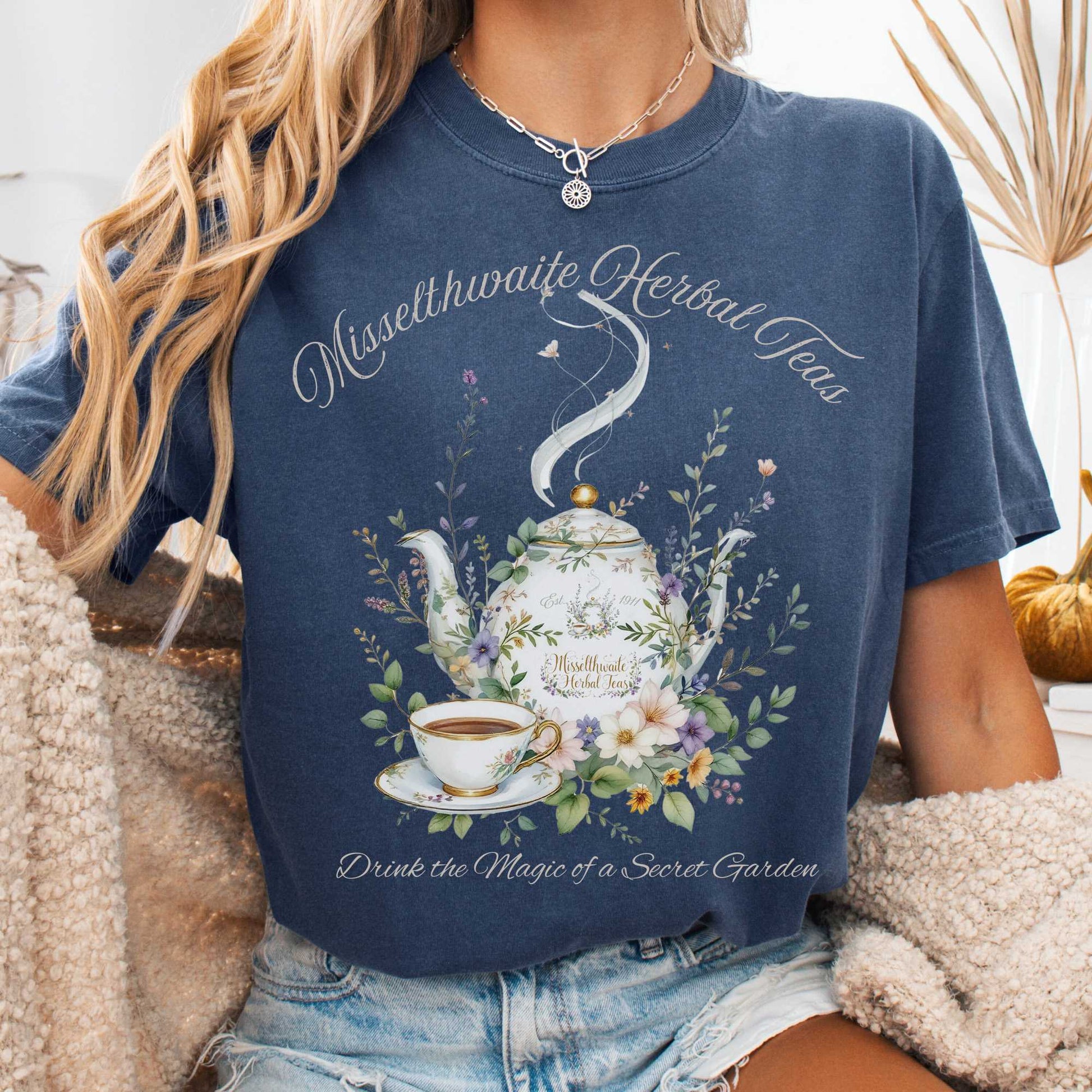 T-Shirt Denim / S Misselthwaite Herbal Teas - The Secret Garden Tee The Mystic Eden