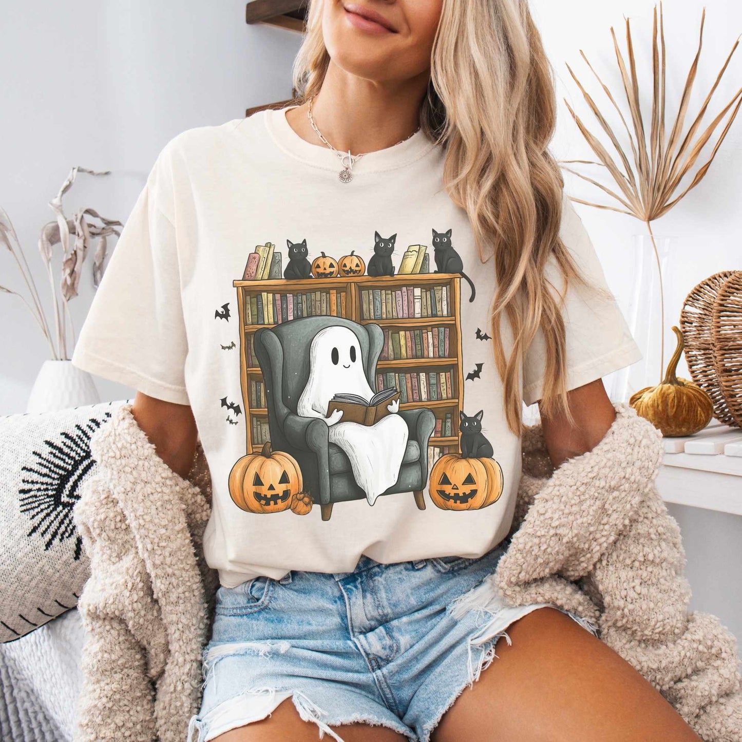 T-Shirt Ivory / S Cute Reading Ghosts & Black Cats Shirt The Mystic Eden