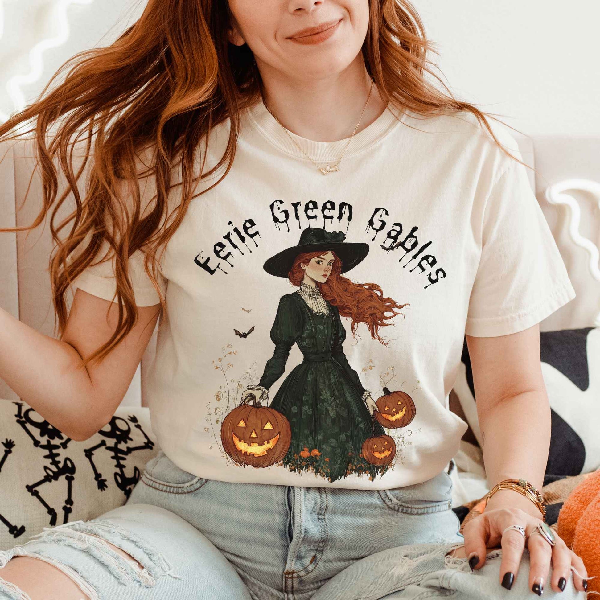 T-Shirt Ivory / S Eerie Green Gables Halloween Shirt The Mystic Eden