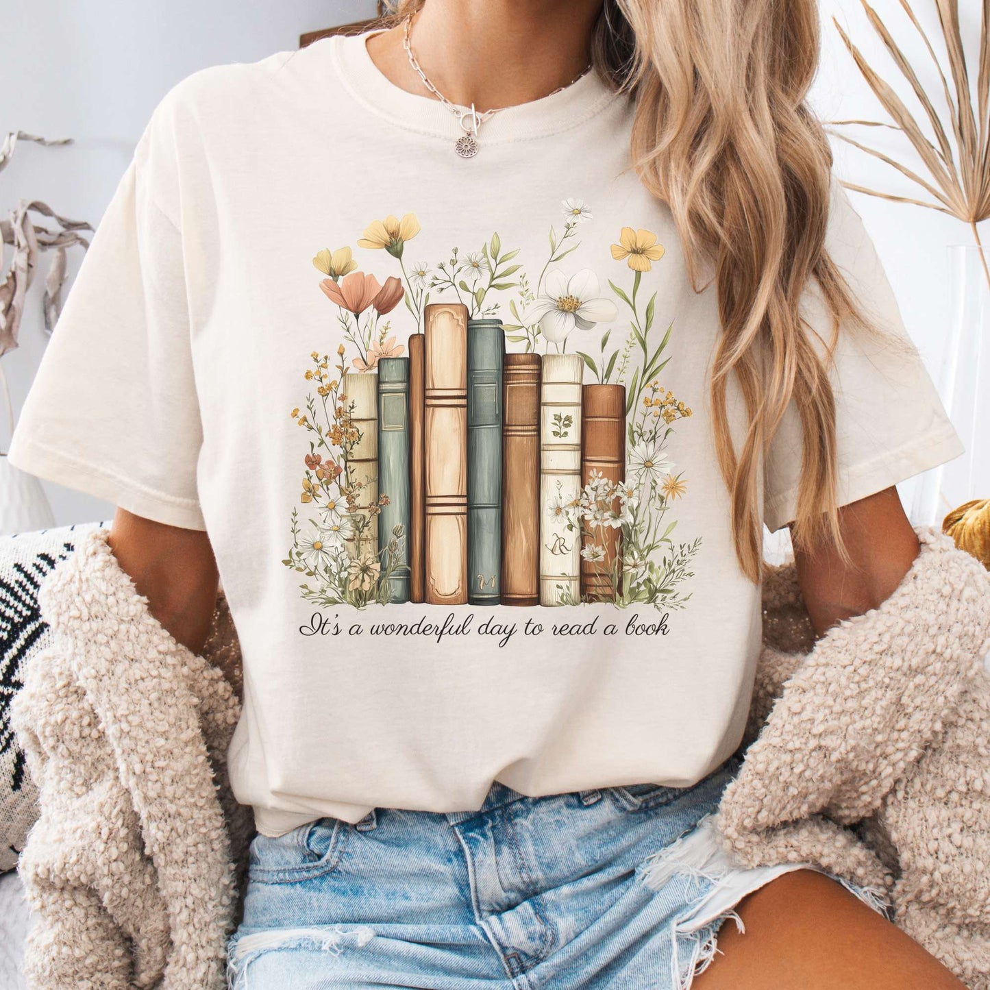 T-Shirt Ivory / S It's A Wonderful Day To Read A Book Shirt The Mystic Eden
