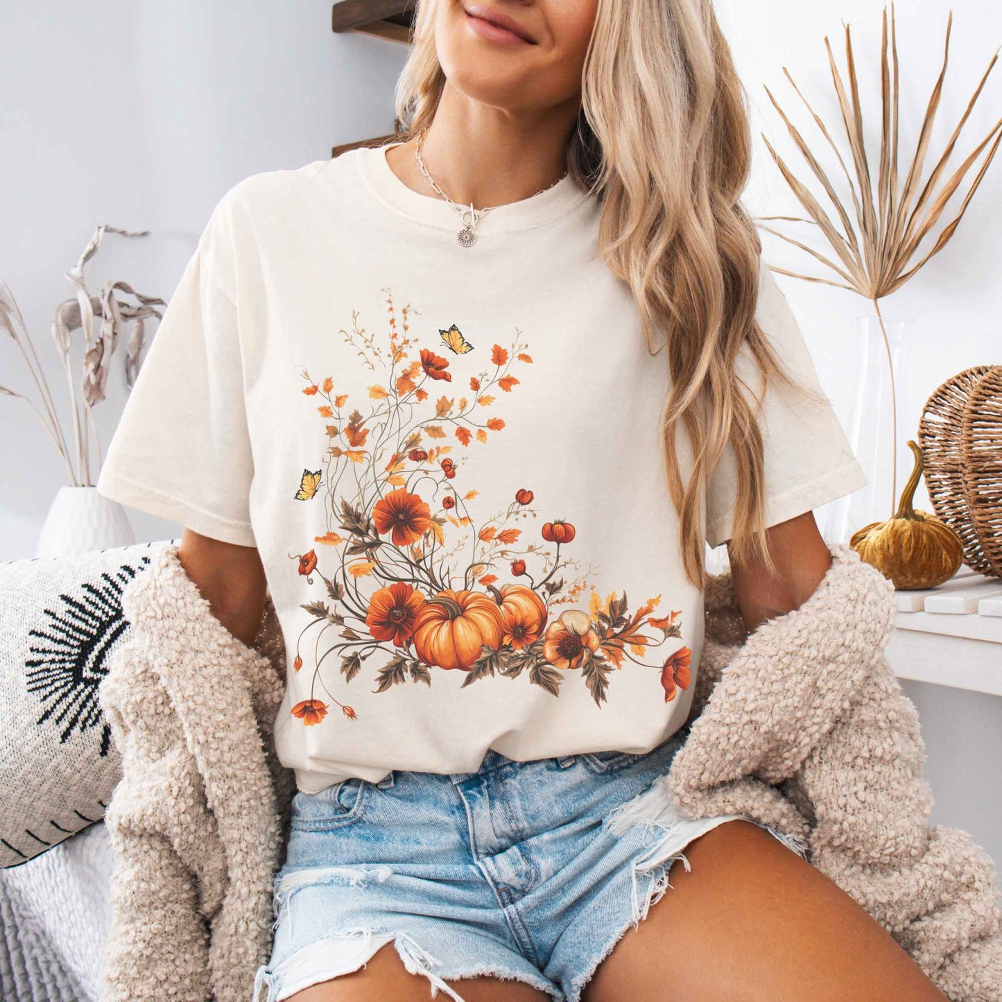 T-Shirt Ivory / S Vintage fall floral pumpkin tee The Mystic Eden