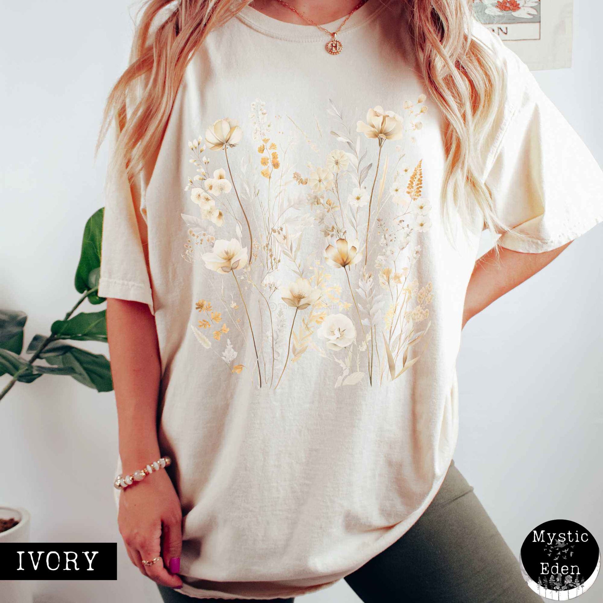 T-Shirt Ivory / S Vintage white floral wildflower shirt The Mystic Eden