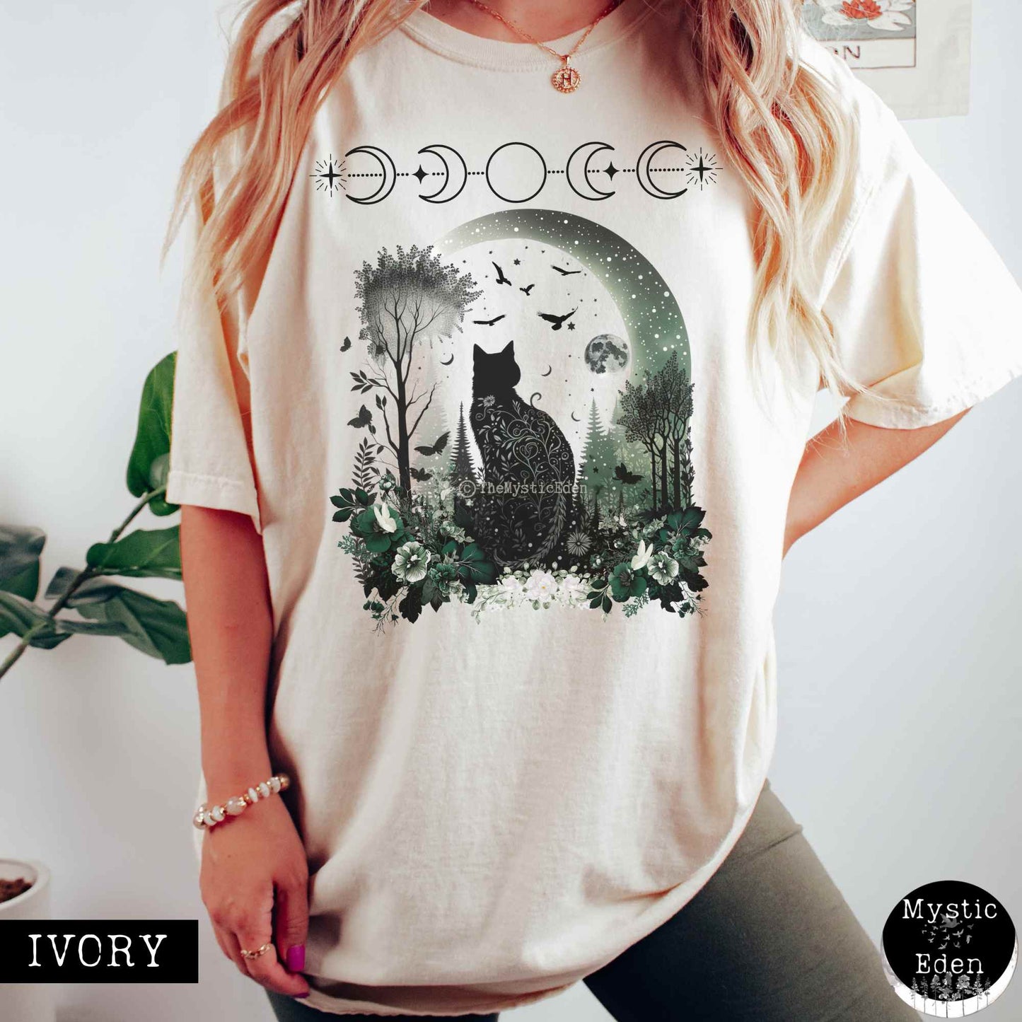 T-Shirt Ivory / S Vintage Witchy Black Cat Shirt The Mystic Eden