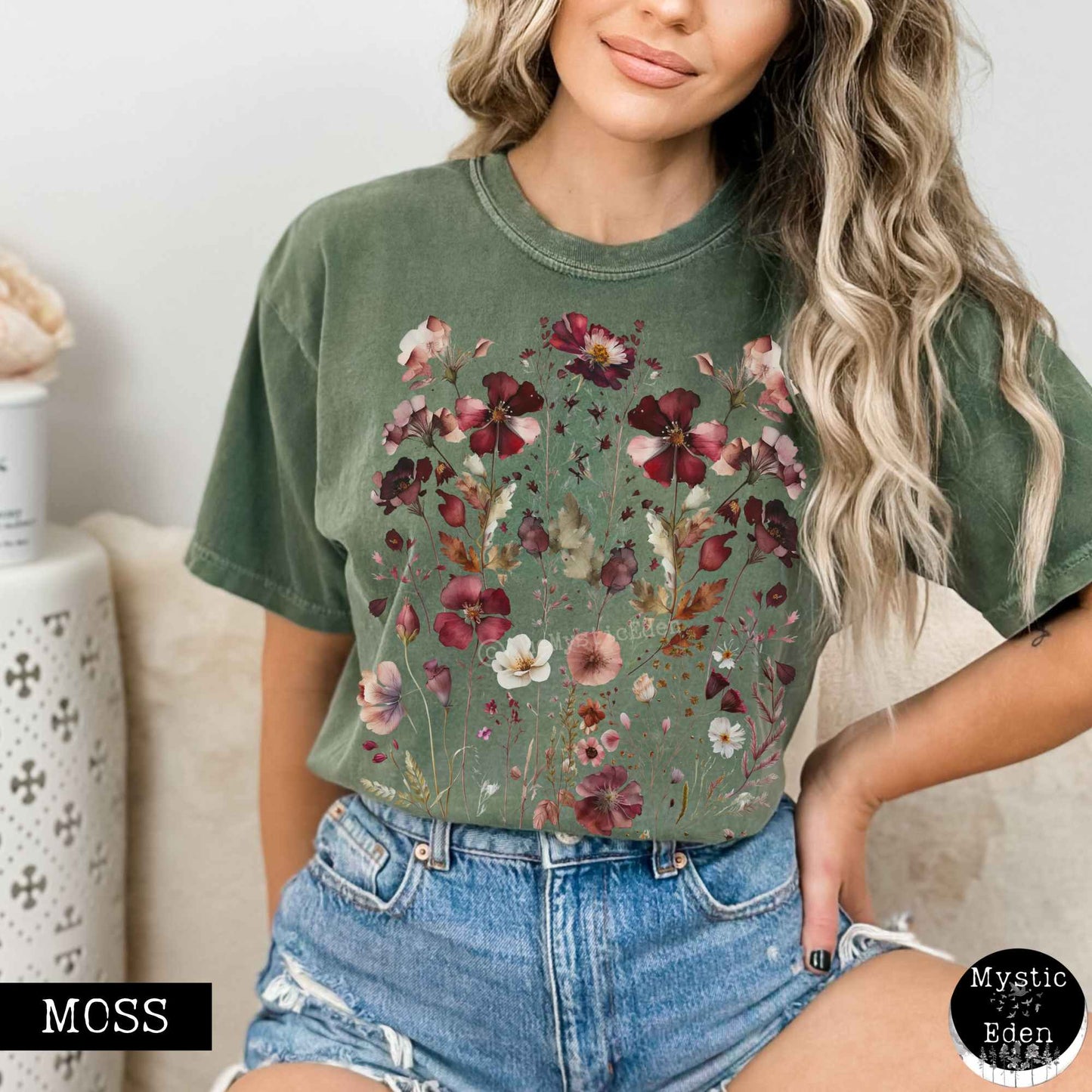 T-Shirt Moss / S Vintage maroon pressed flowers shirt The Mystic Eden