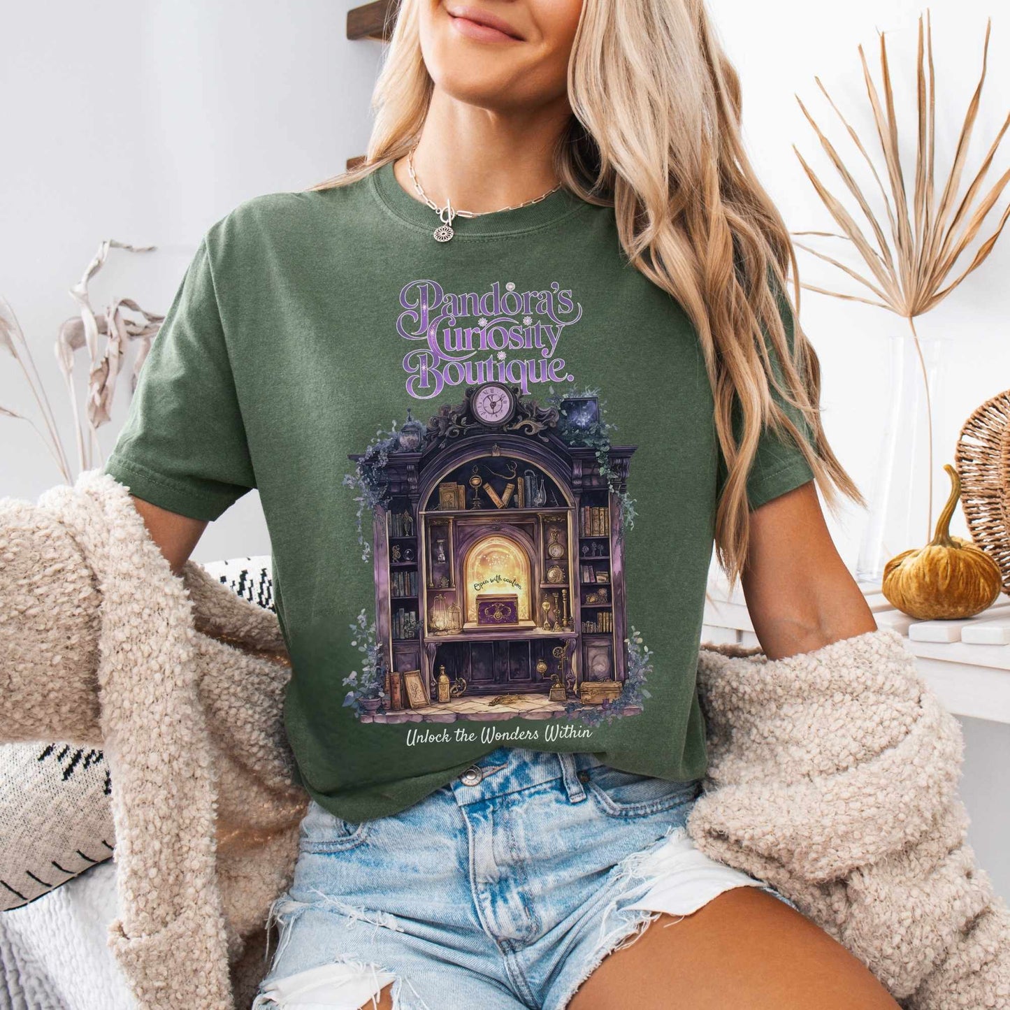 T-Shirt Pandora's Curiosity Boutique Shirt The Mystic Eden