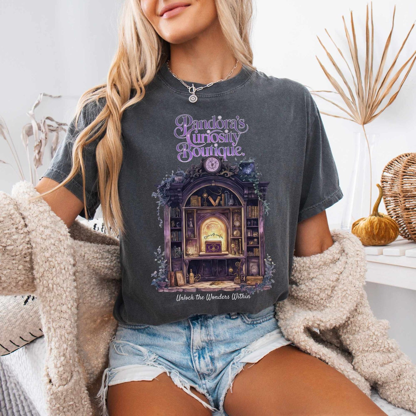 T-Shirt Pandora's Curiosity Boutique Shirt The Mystic Eden