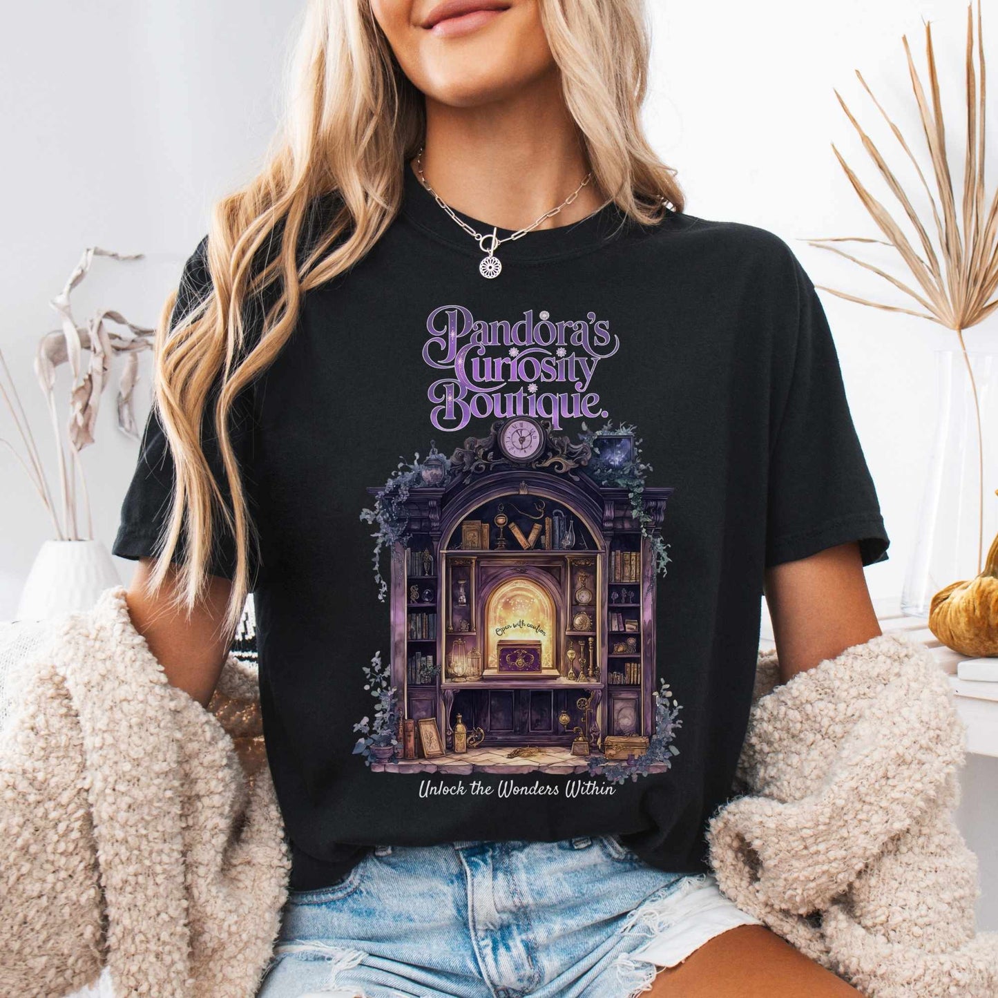 T-Shirt Pandora's Curiosity Boutique Shirt The Mystic Eden