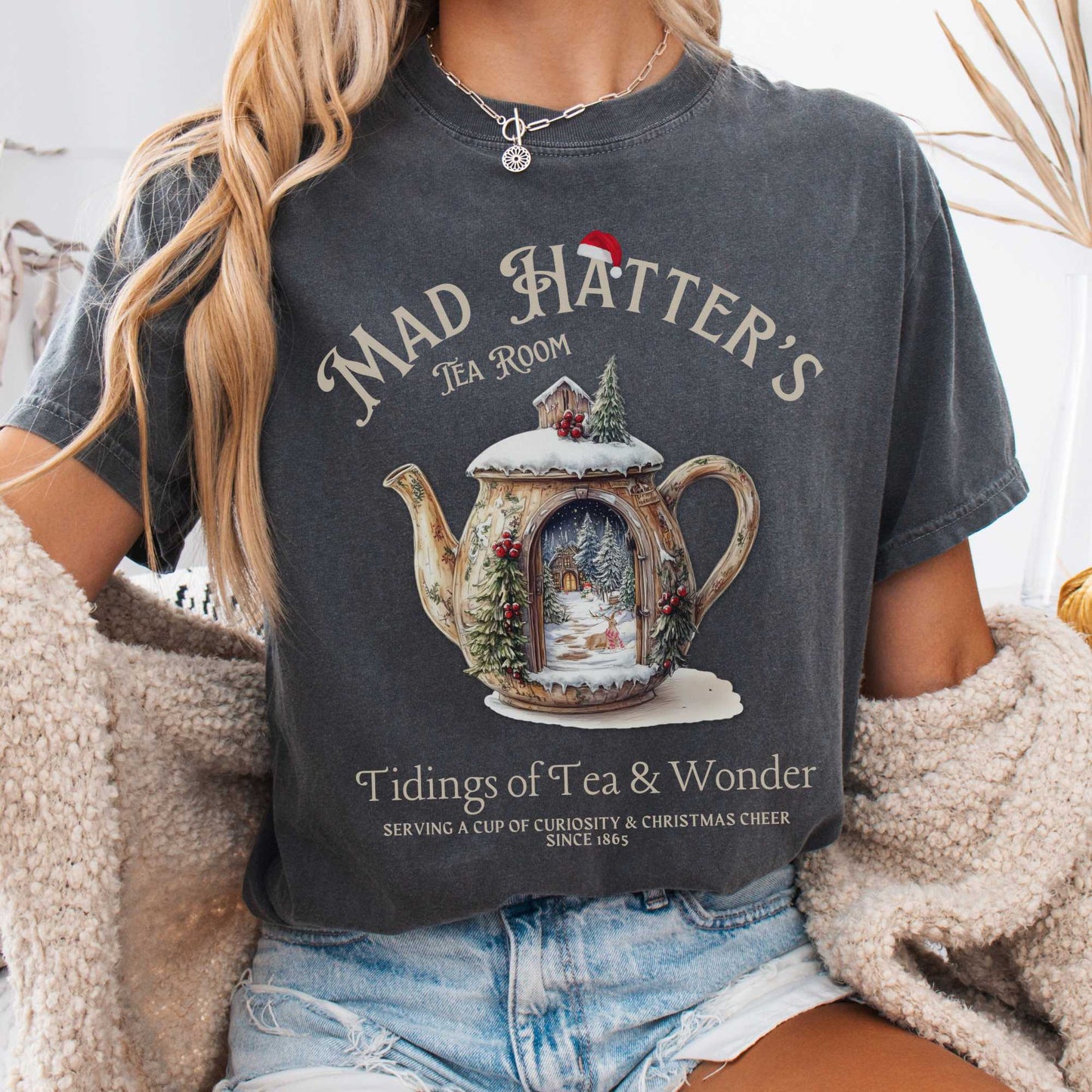 T-Shirt Pepper / S Christmas Vintage Mad Hatter's Tea Room Shirt - Christmas Edition Tee The Mystic Eden
