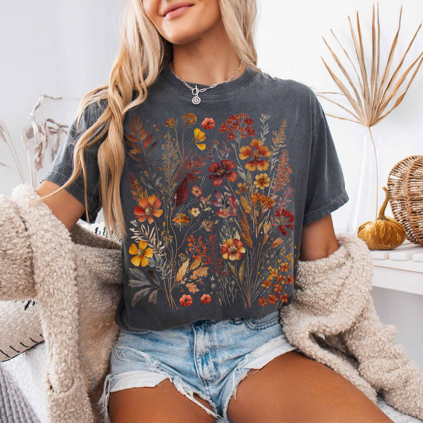 T-Shirt Pepper / S Vintage cottagecore fall wildflowers shirt The Mystic Eden
