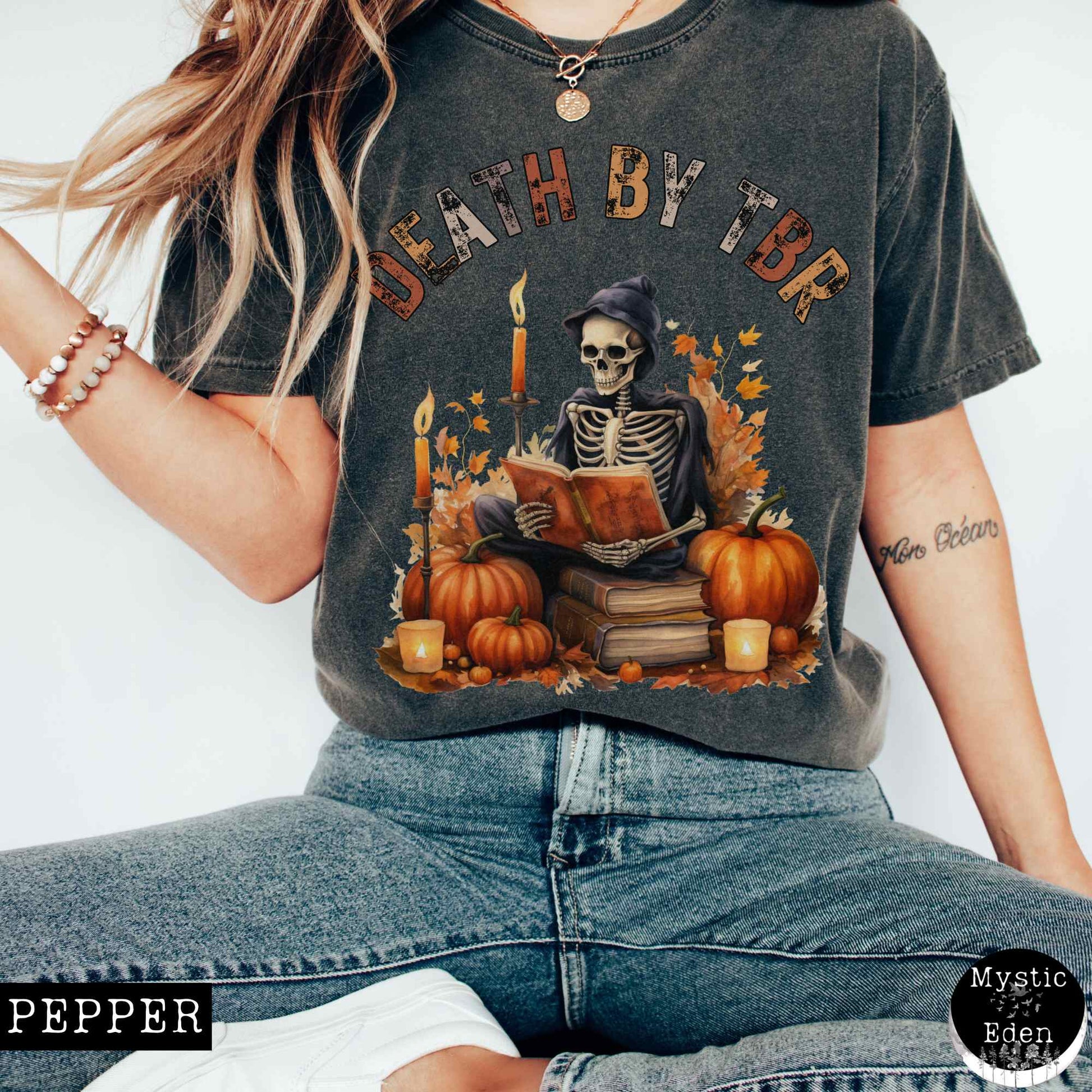 T-Shirt Pepper / S Vintage Death by TBR Bookish Shirt The Mystic Eden
