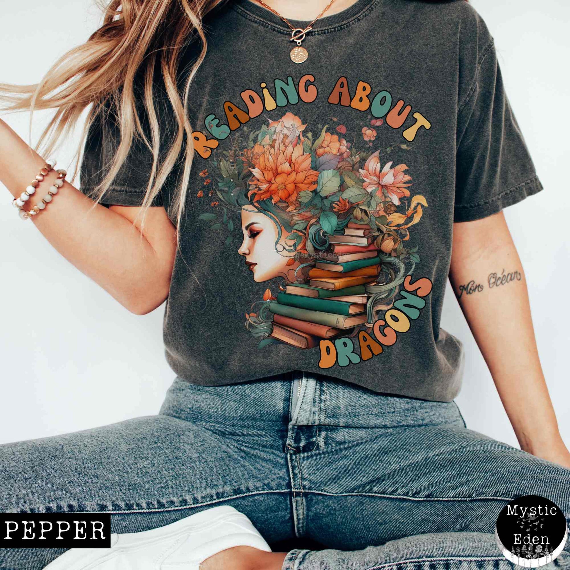 T-Shirt Pepper / S Vintage Reading About Dragons Bookish T-Shirt The Mystic Eden