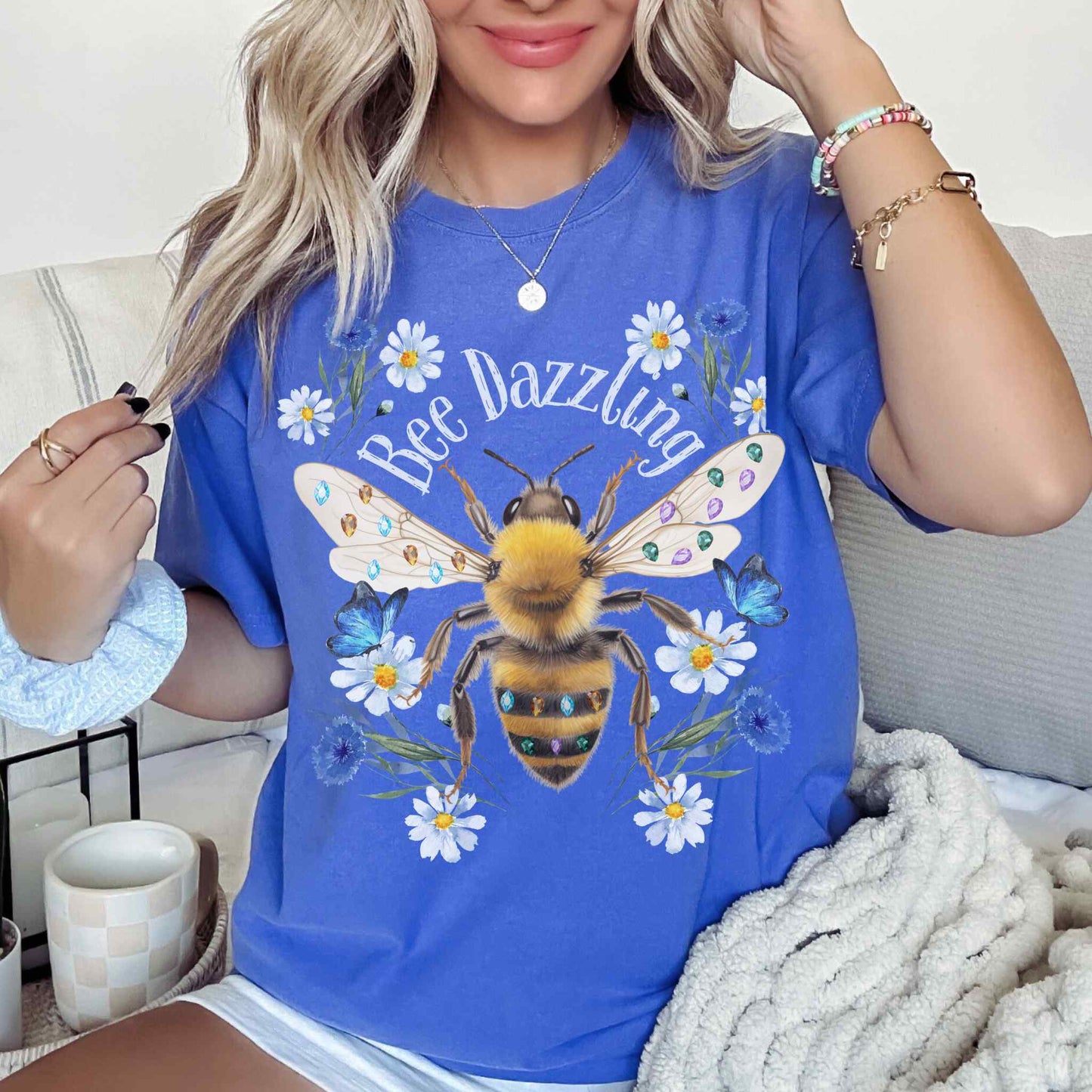 T-Shirt Periwinkle / S Vintage Bee Dazzling T-Shirt The Mystic Eden