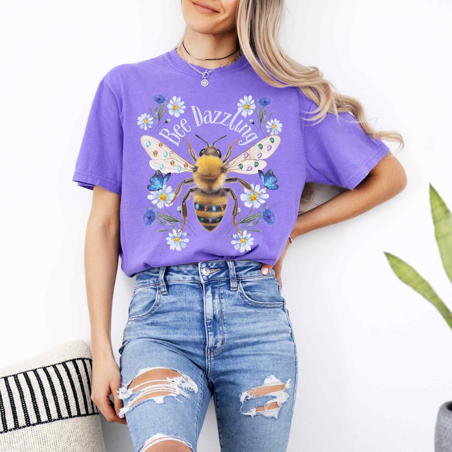 T-Shirt Vintage Bee Dazzling T-Shirt The Mystic Eden